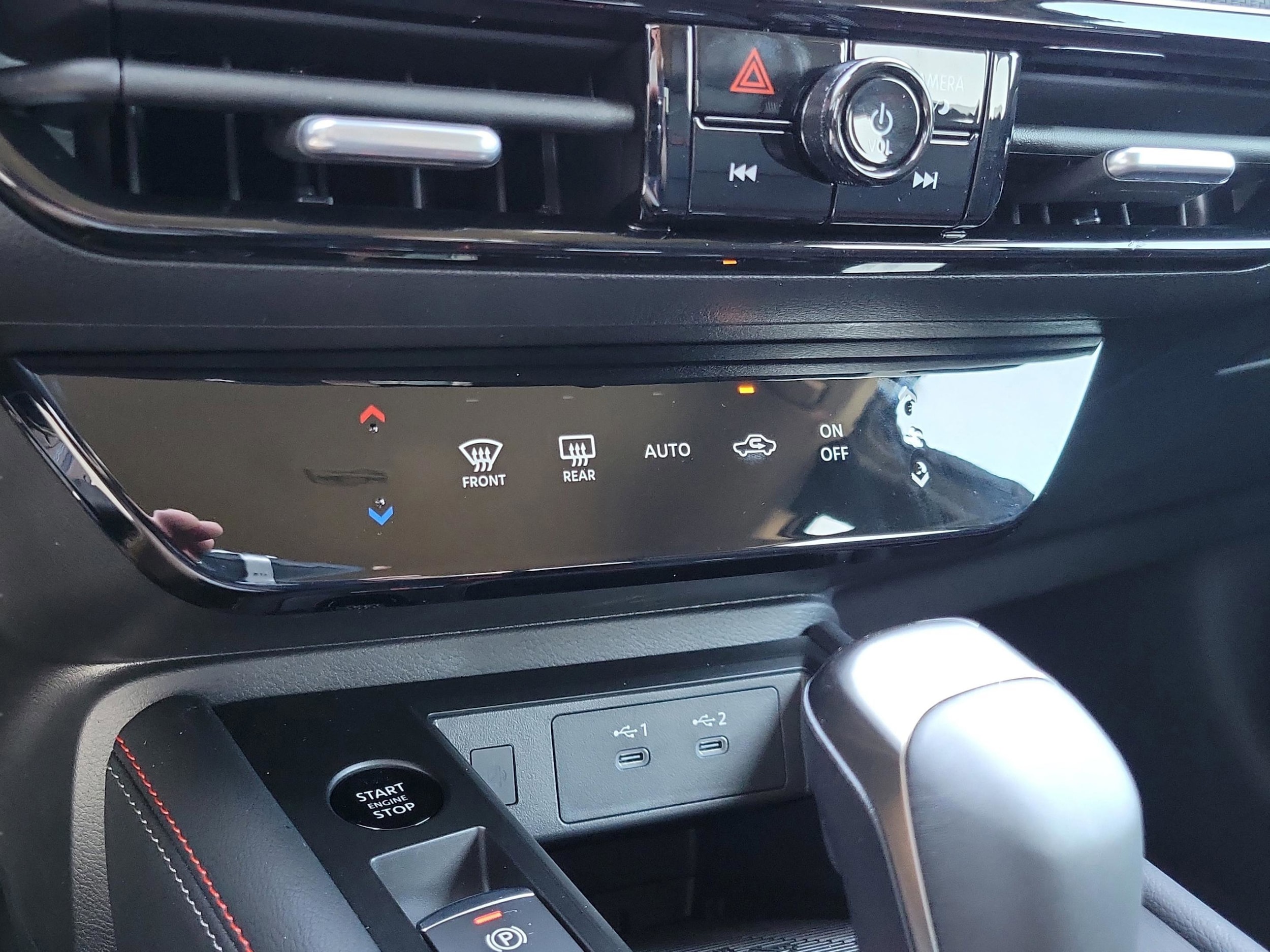 2026 Nissan KICKS SR - Photo 17