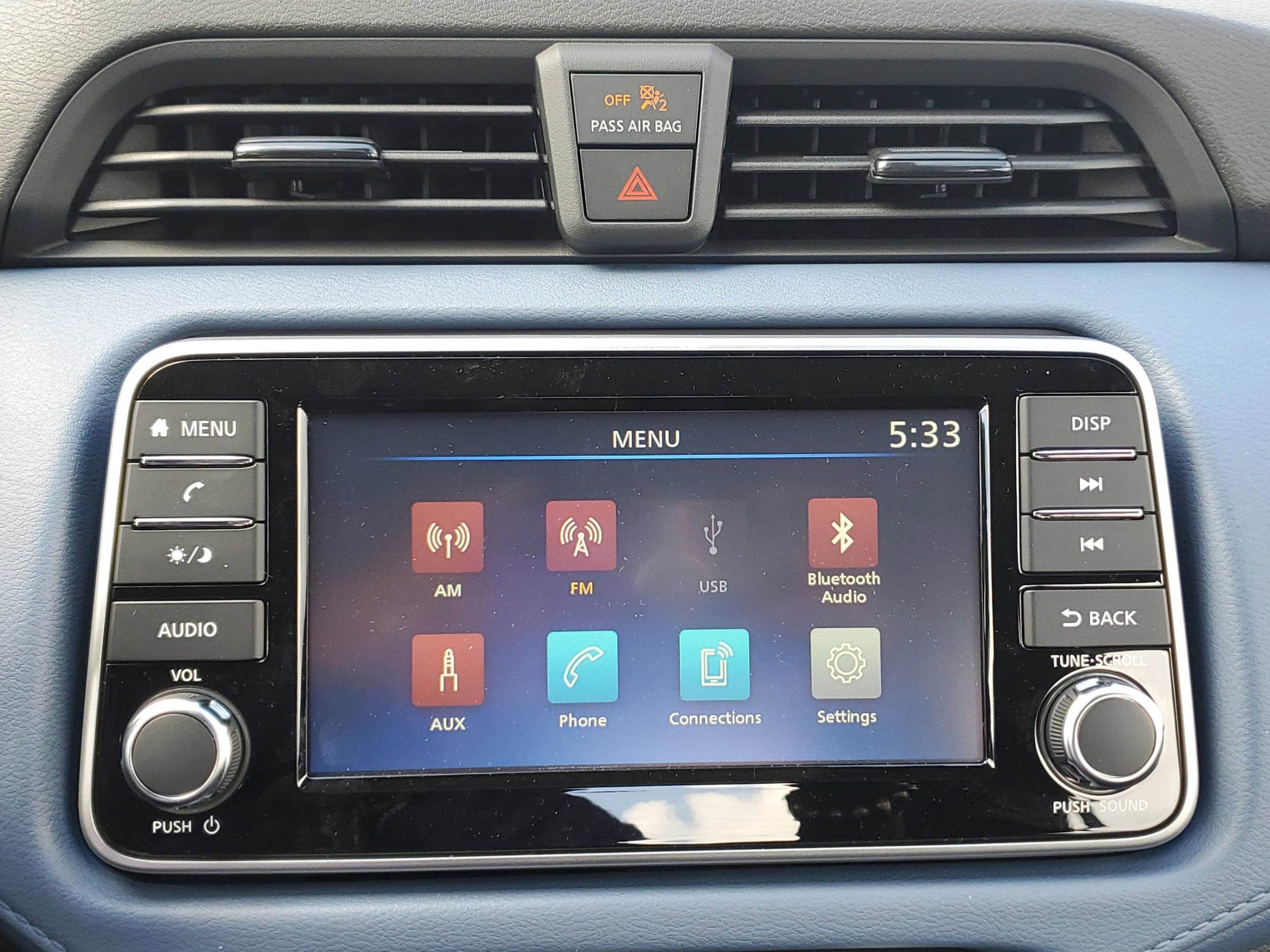 2025 Nissan Versa Sedan SV - Photo 30