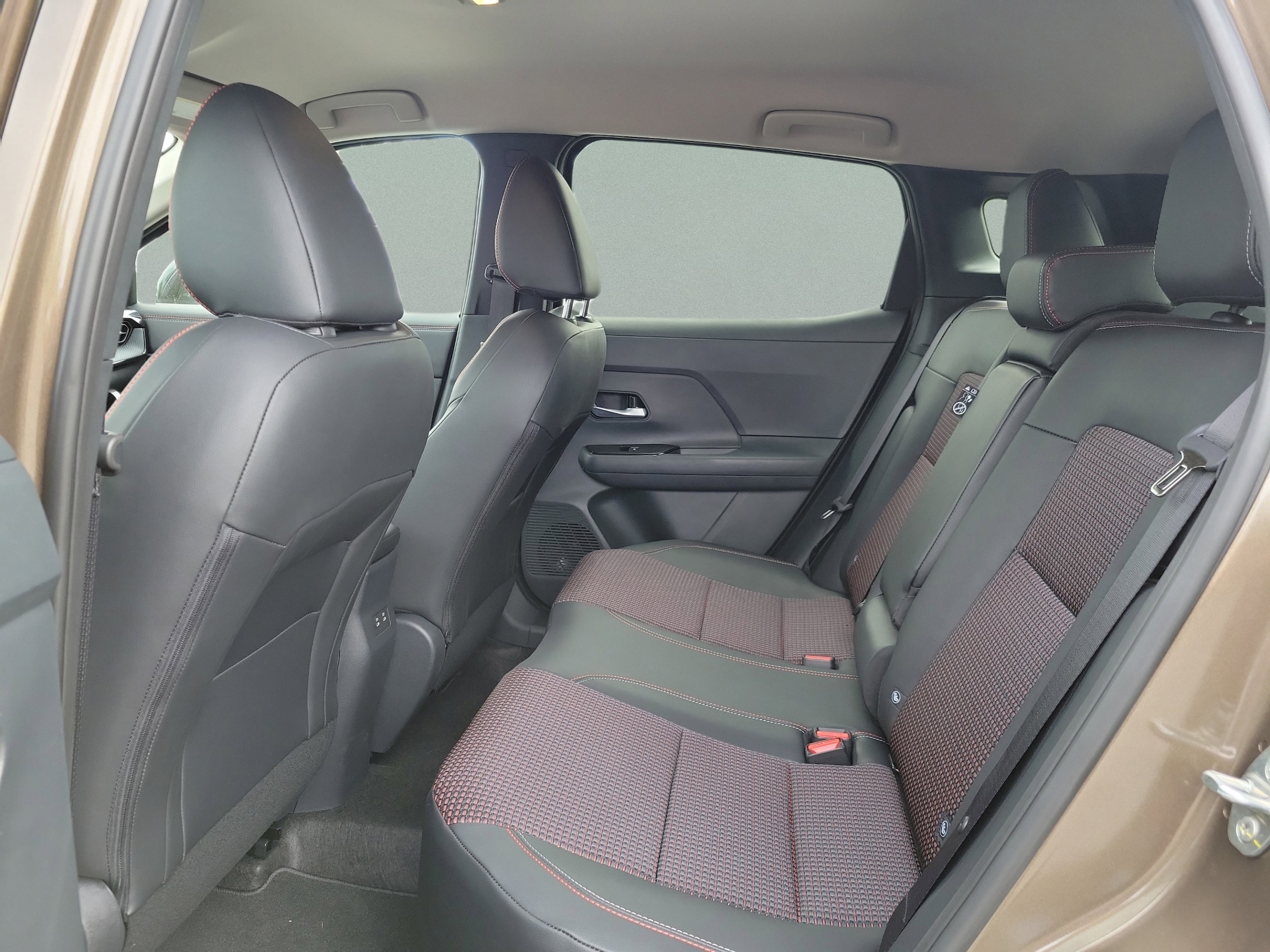 2026 Nissan KICKS SR - Photo 31
