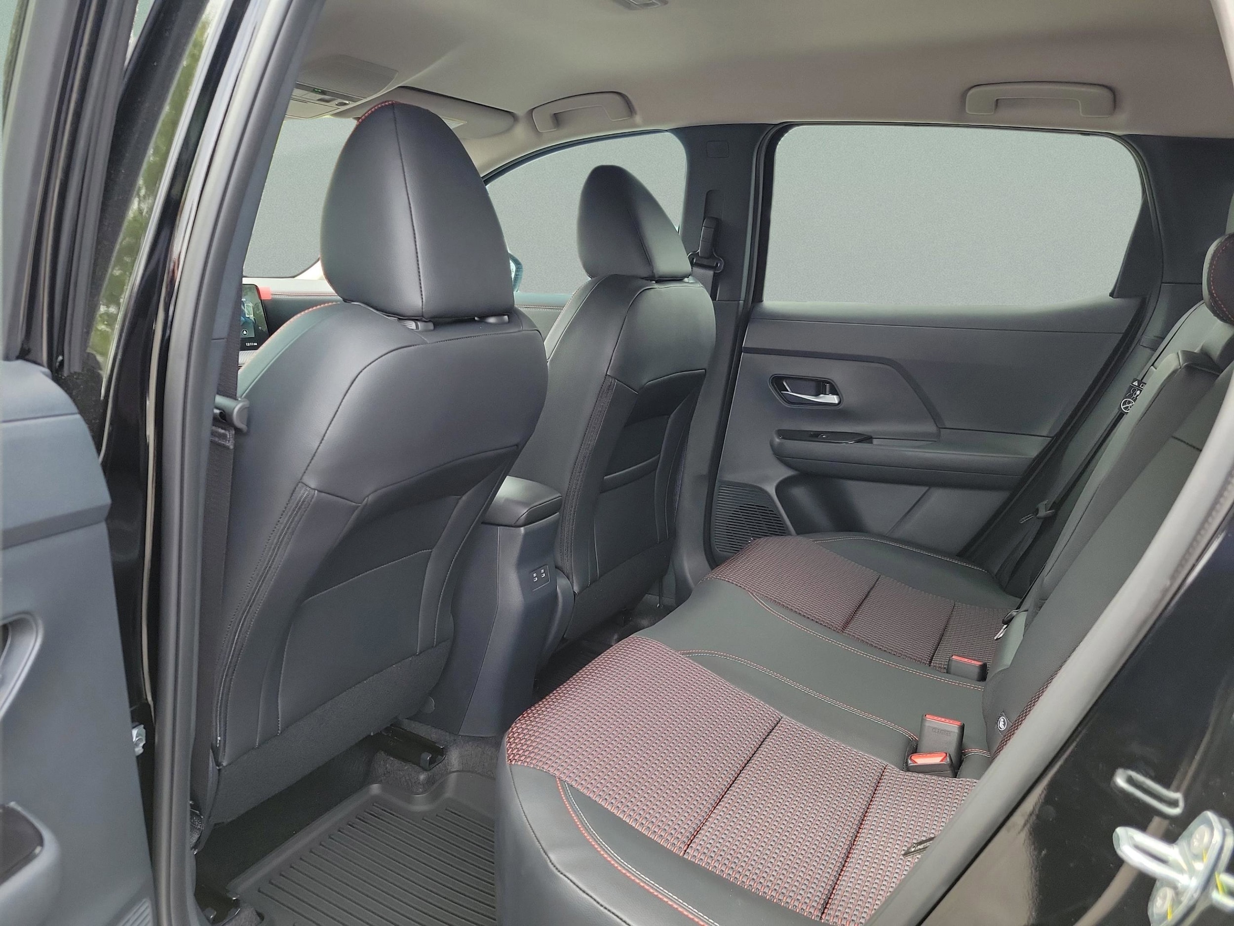 2026 Nissan KICKS SR - Photo 33
