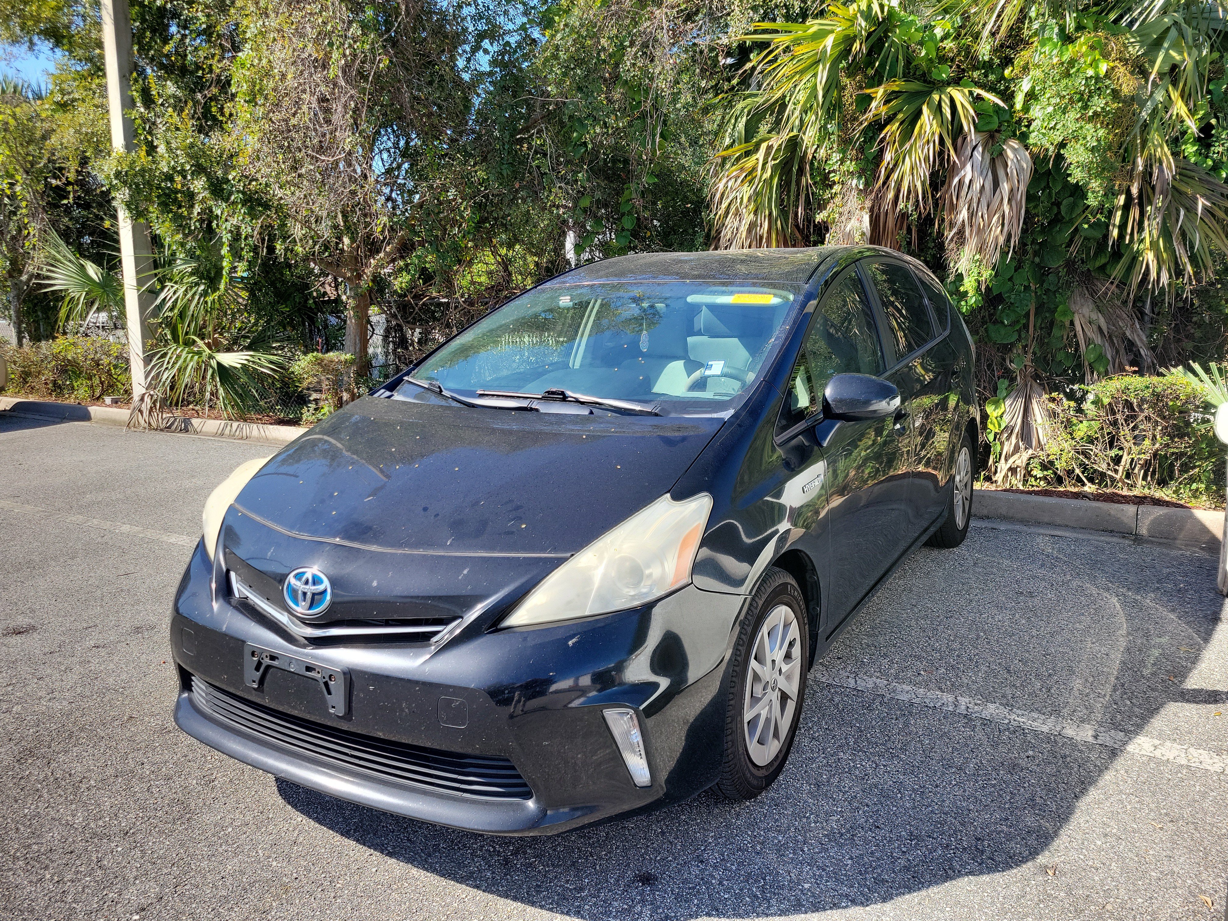  Toyota Prius v