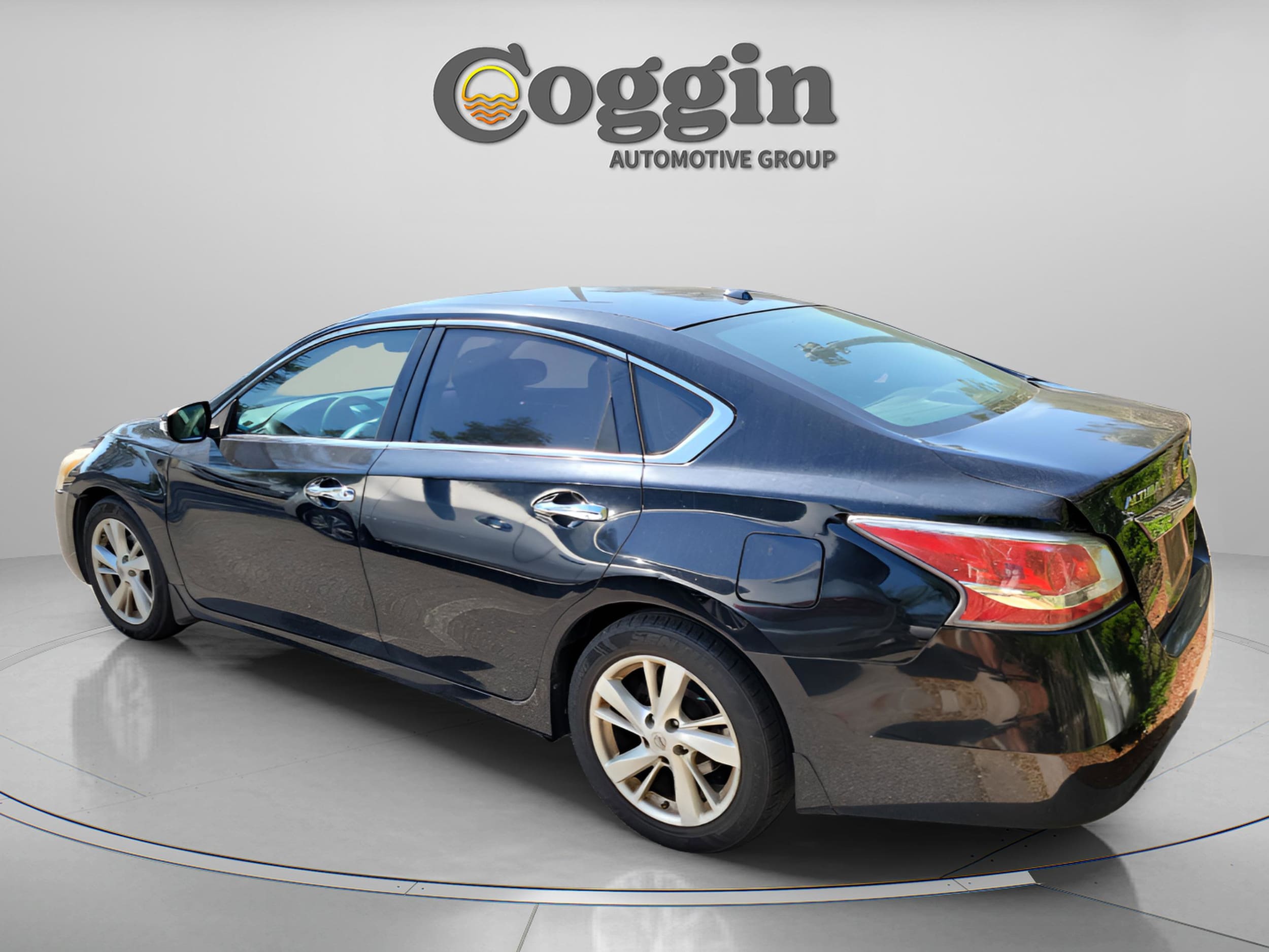 Used 2014 Nissan Altima SV with VIN 1N4AL3AP9EC105950 for sale in Jacksonville, FL