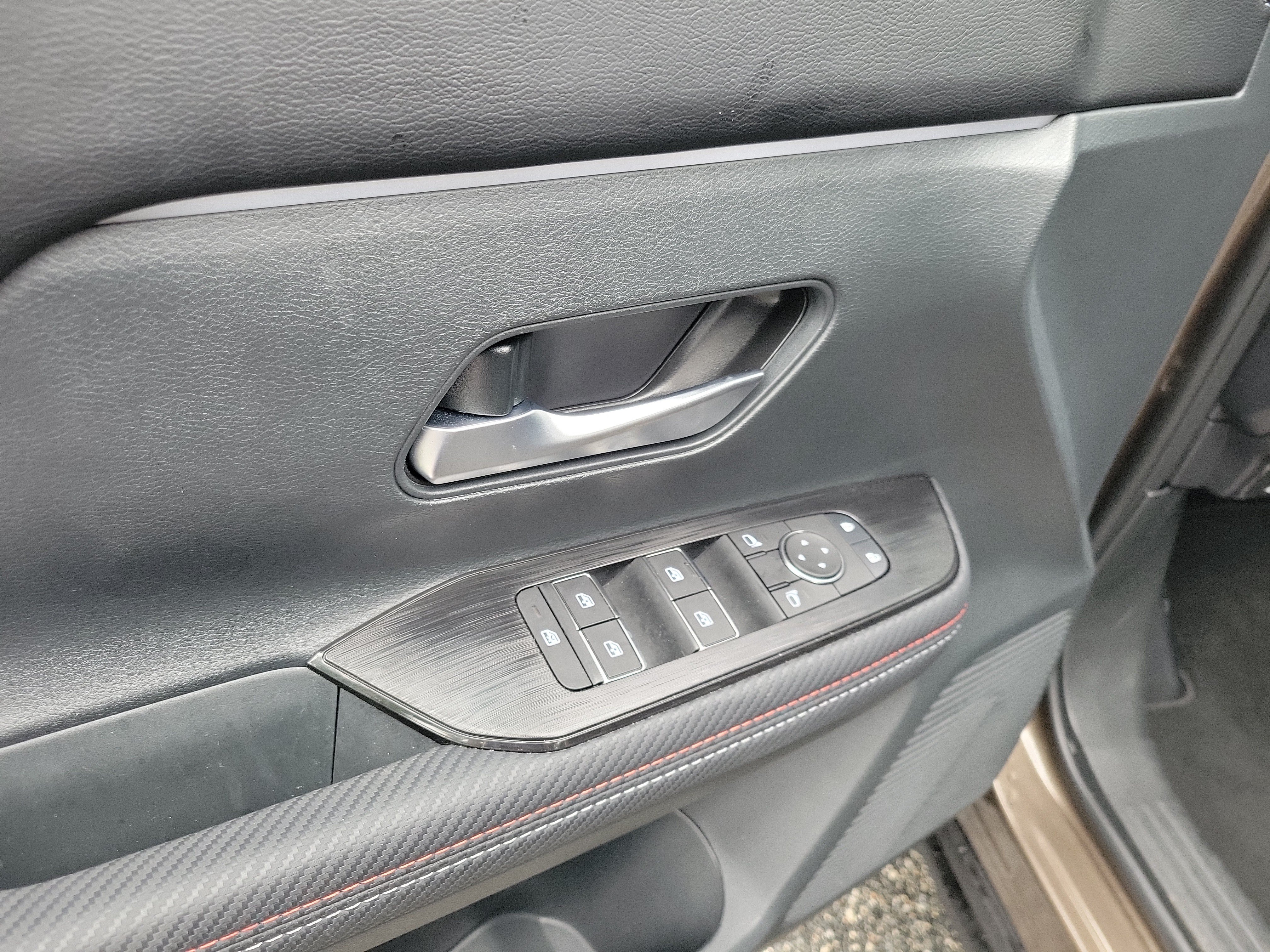 2026 Nissan KICKS SR - Photo 17