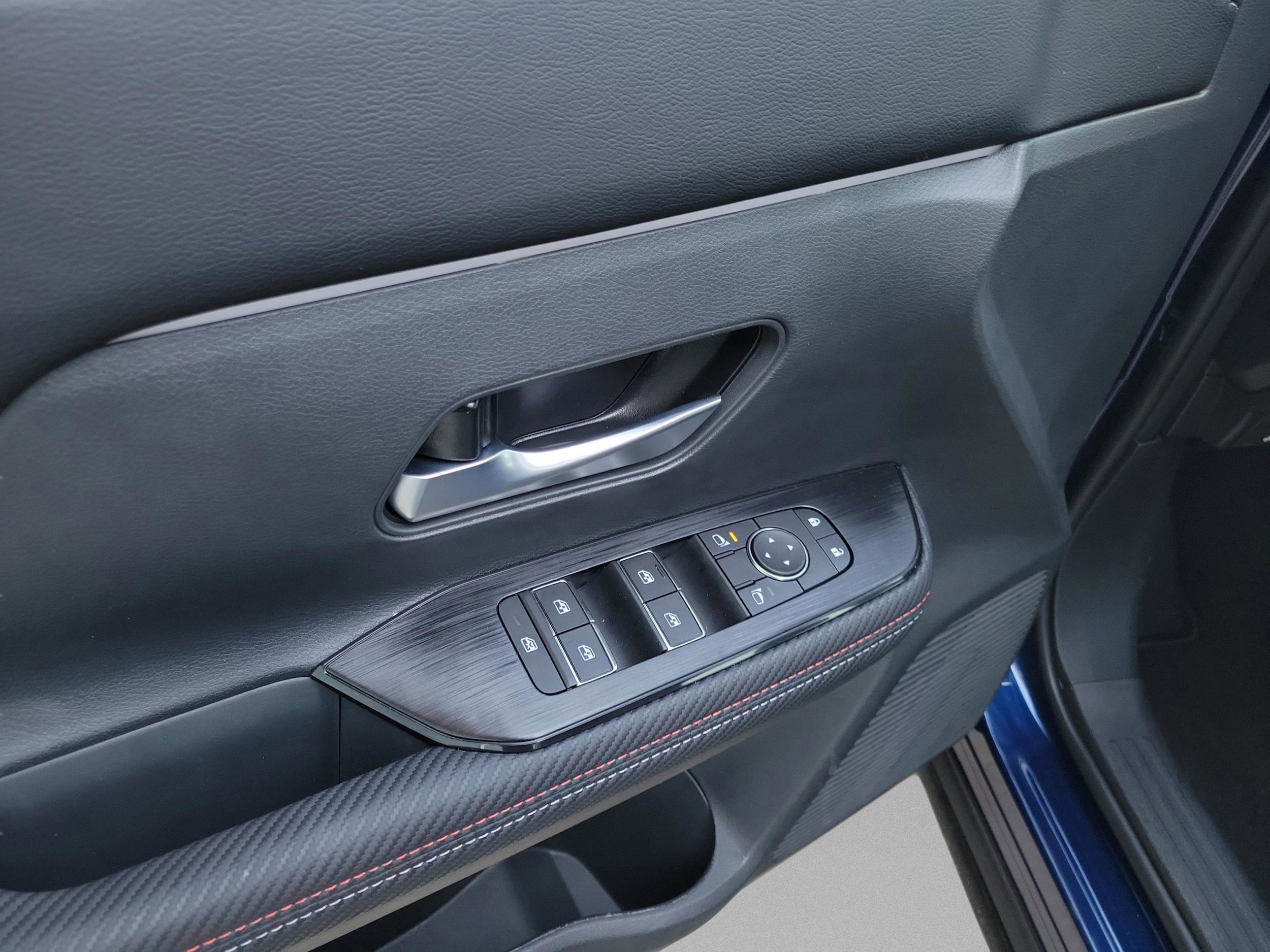 2026 Nissan KICKS SR - Photo 28