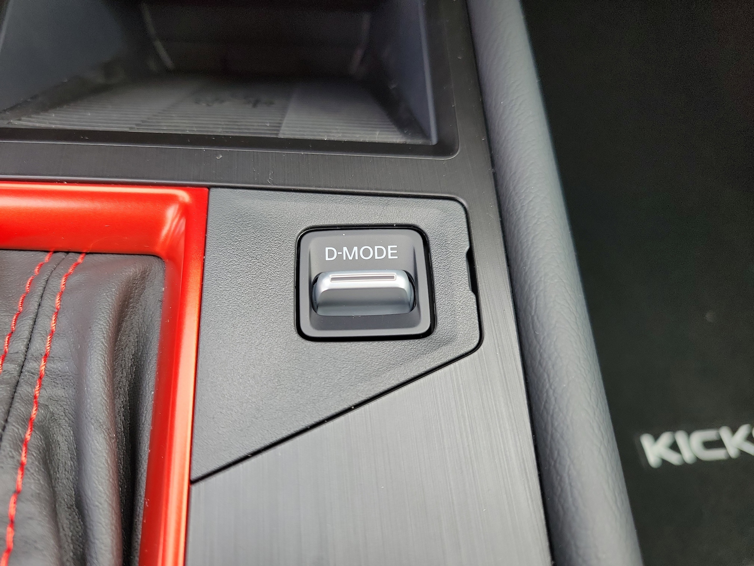 2026 Nissan KICKS SR - Photo 12