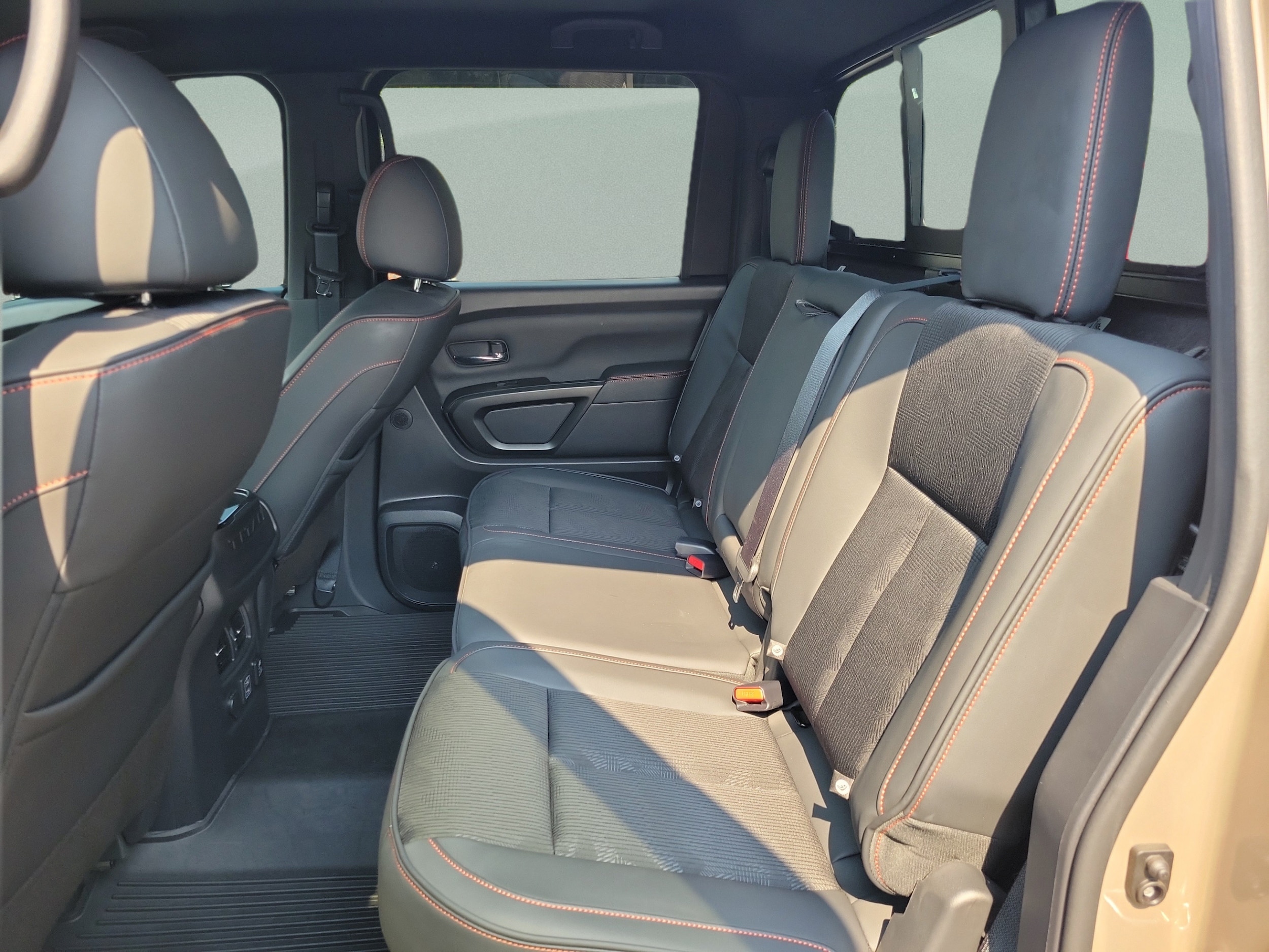 2024 Nissan Titan XD 8
