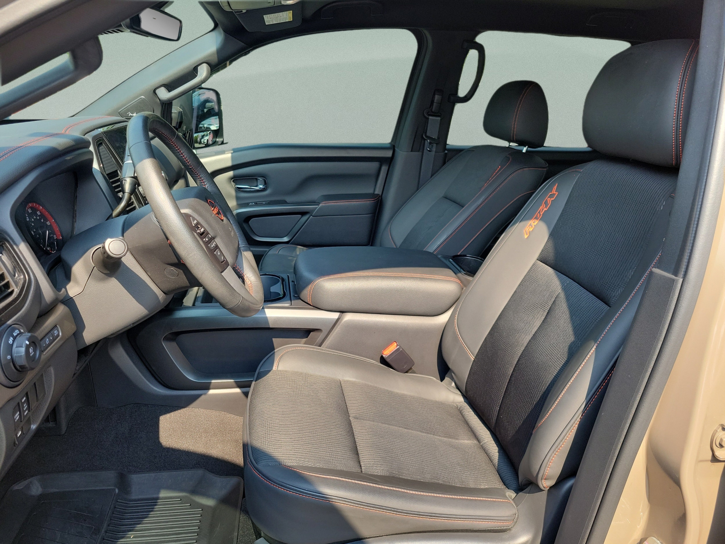 2024 Nissan Titan XD 14