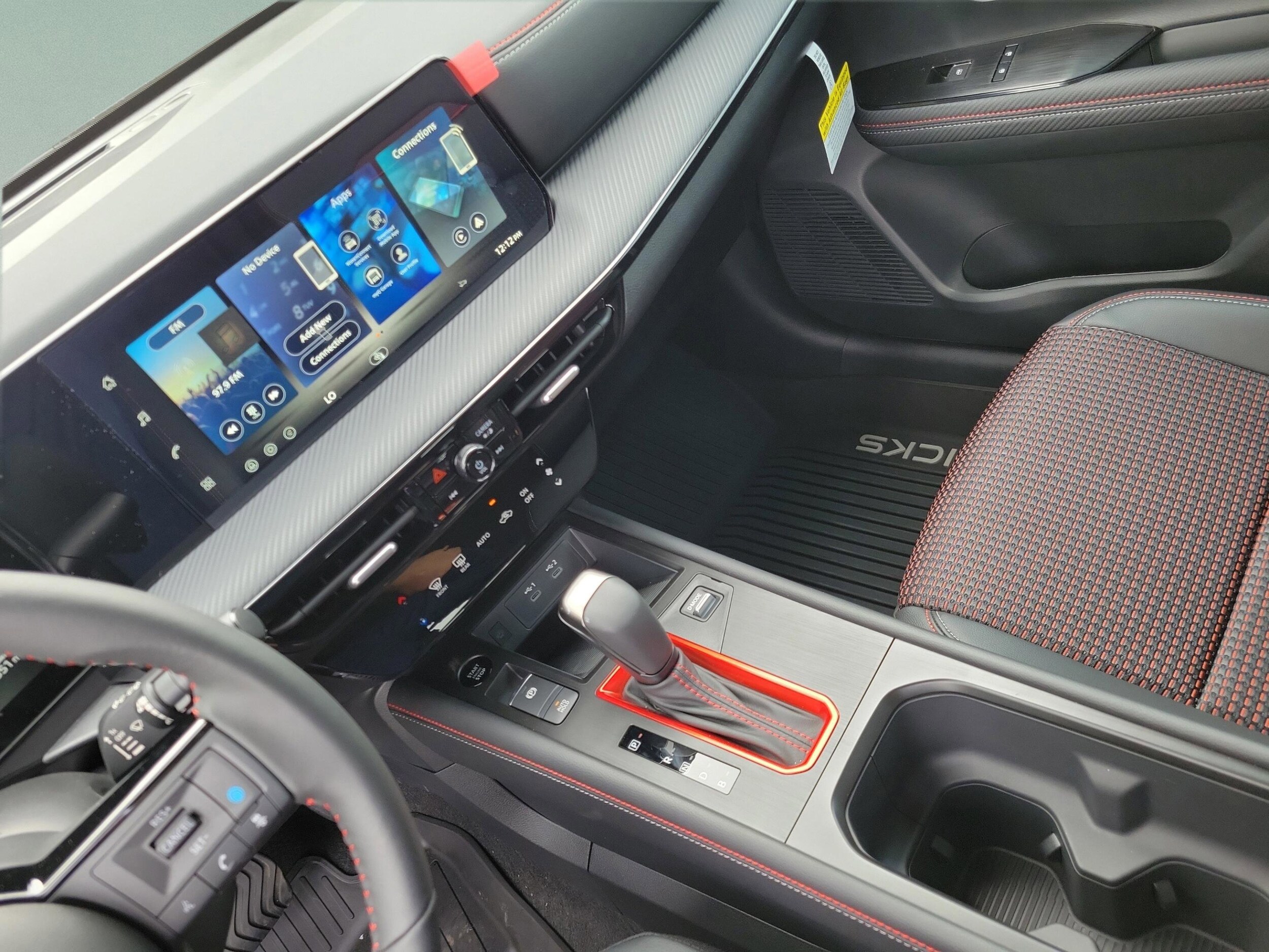 2026 Nissan KICKS SR - Photo 12