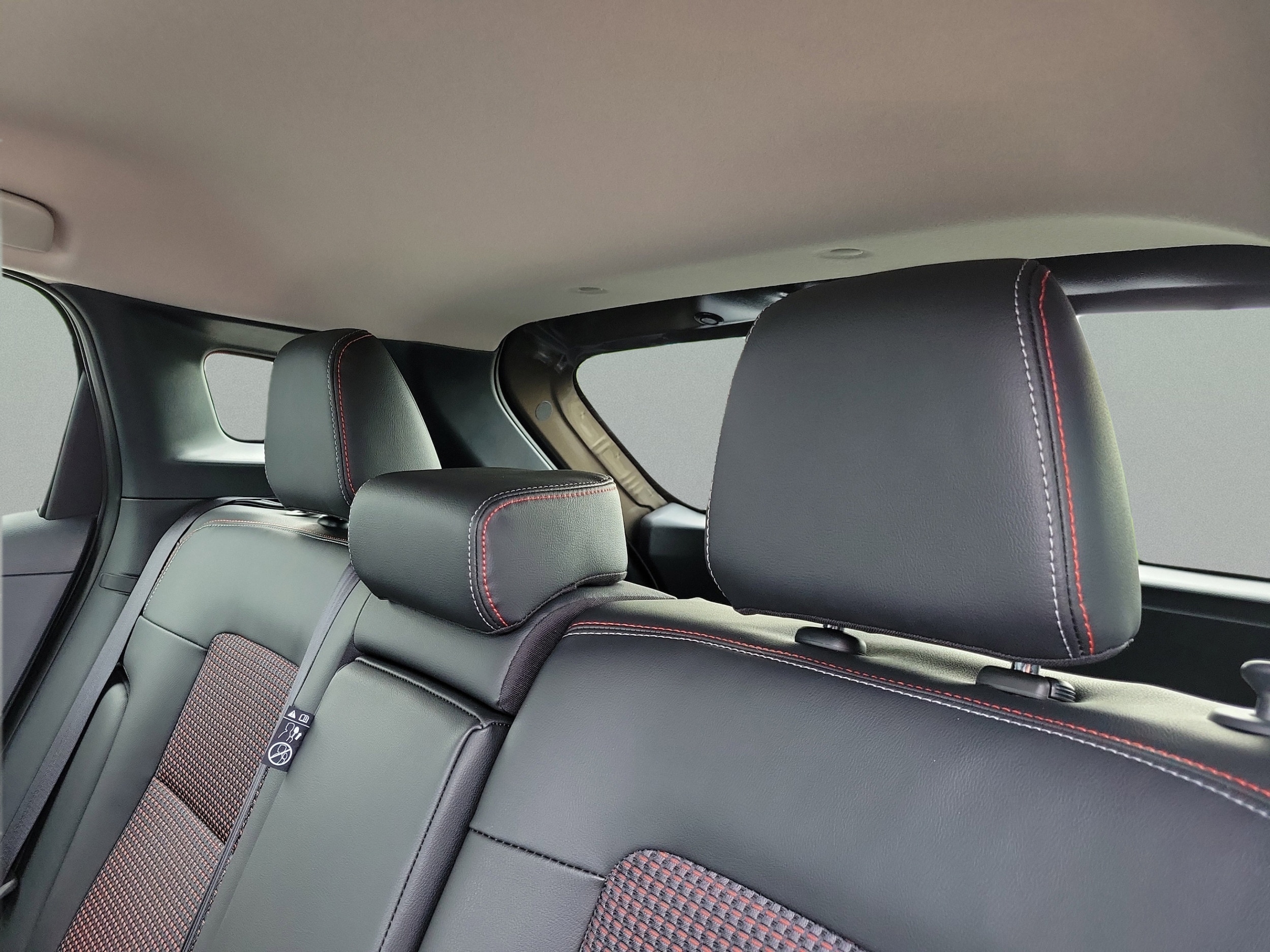2026 Nissan KICKS SR - Photo 24