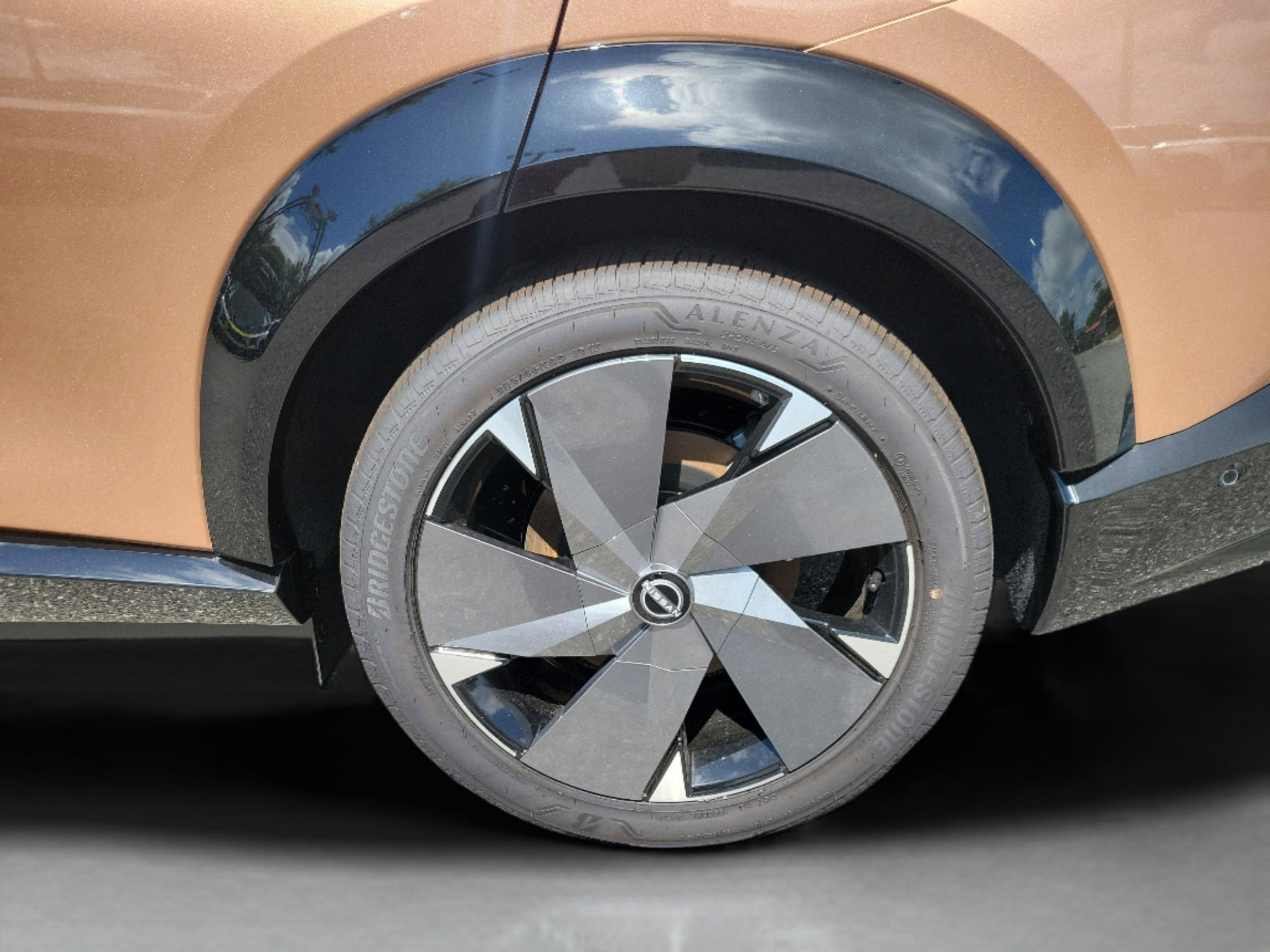 2025 Nissan ARIYA Platinum+ - Photo 30