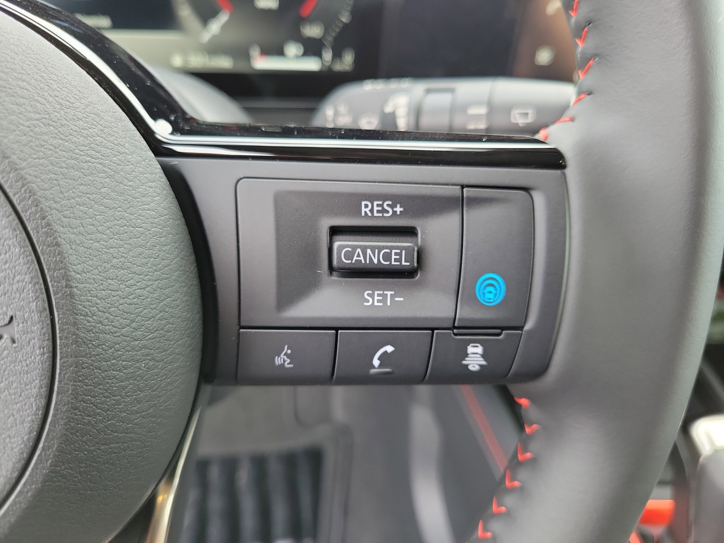 2026 Nissan KICKS SR - Photo 17