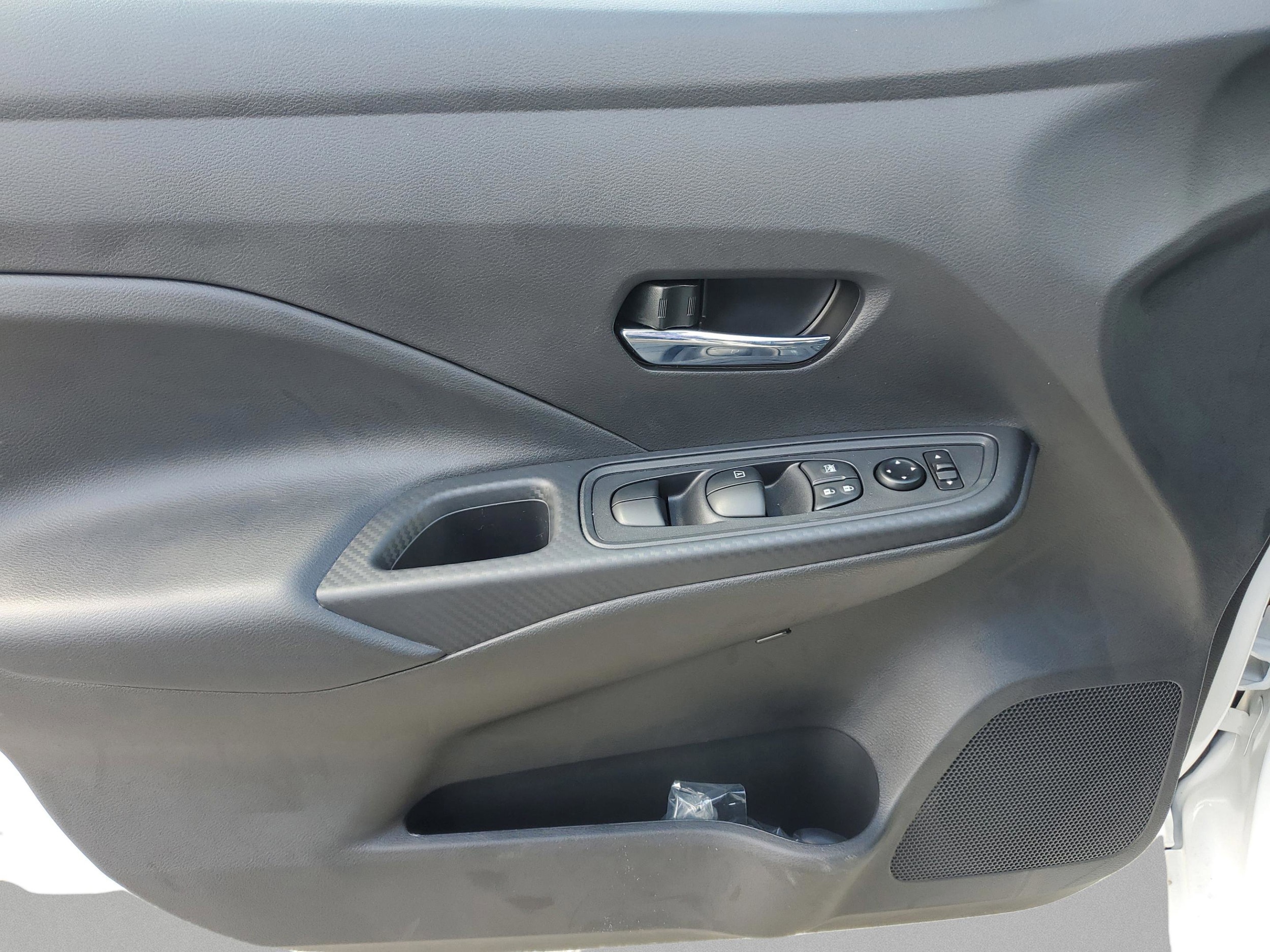 2025 Nissan Versa Sedan SV - Photo 16