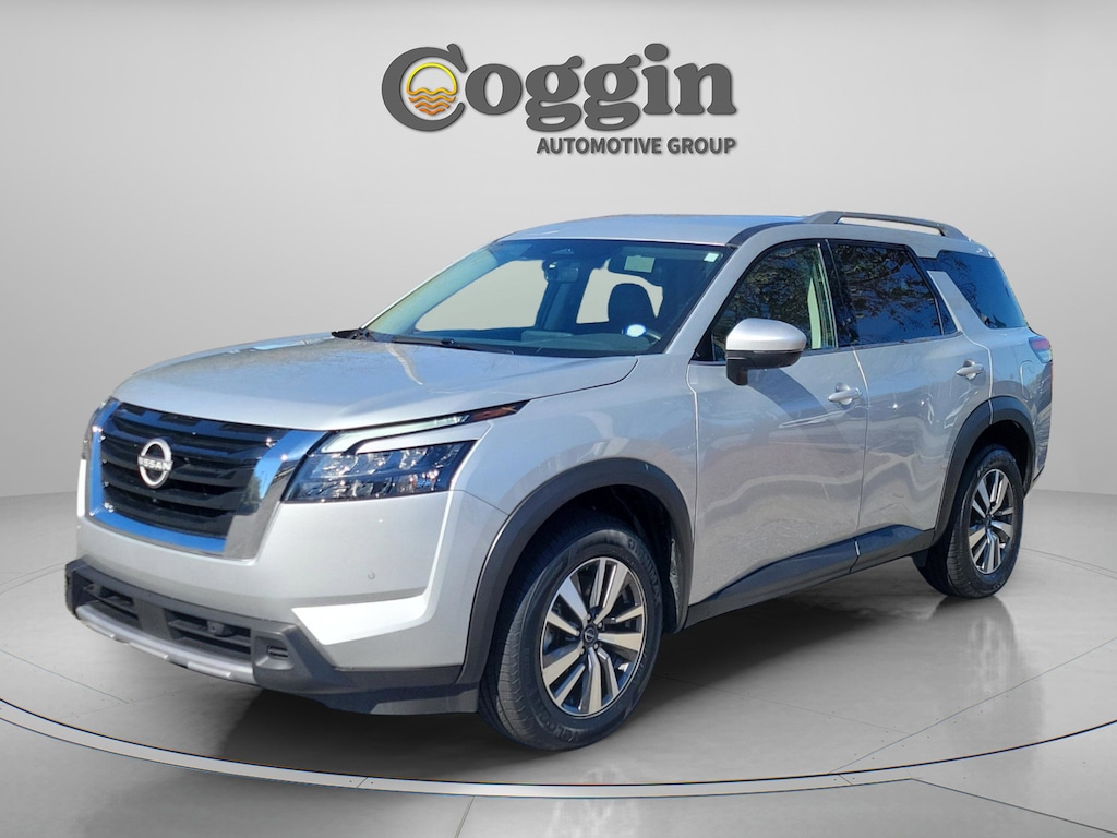 Used 2025 Nissan Pathfinder SL SUV