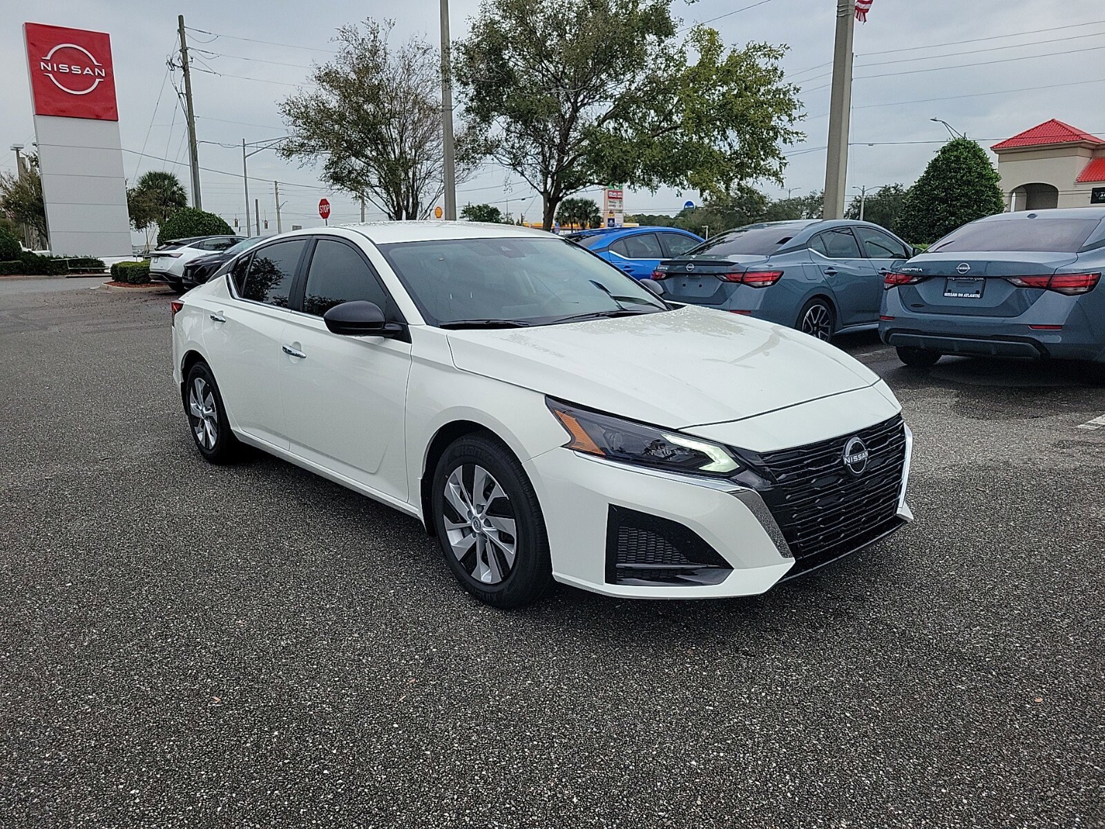 2025 Nissan Altima S photo 3