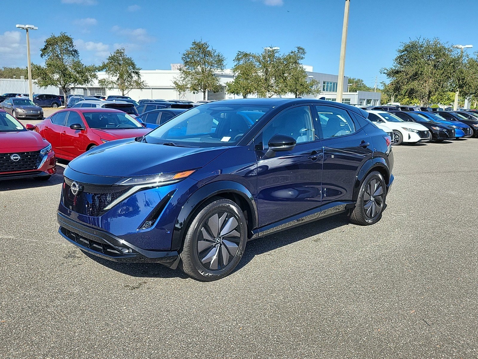 2024 Nissan ARIYA Platinum photo 4