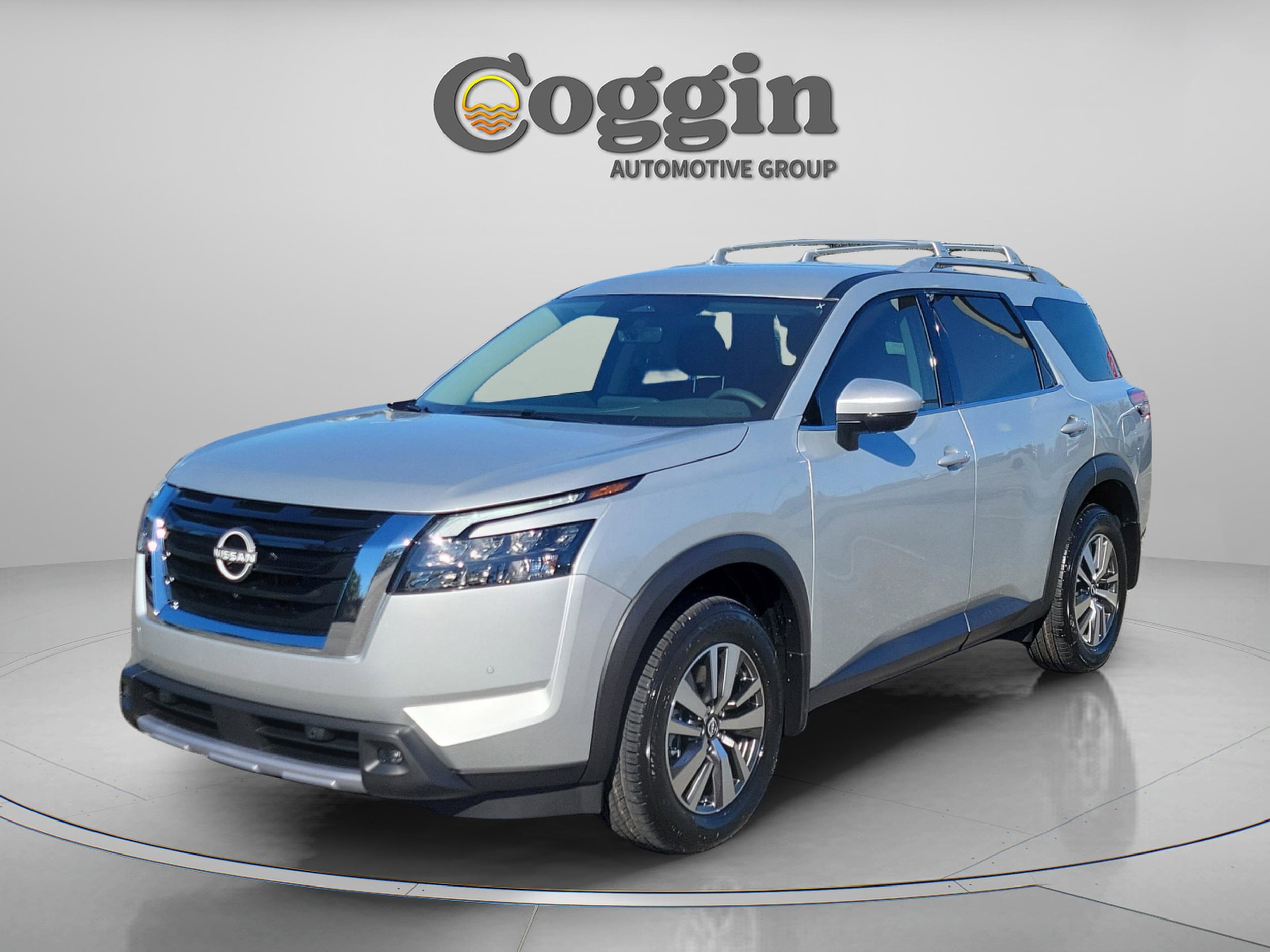 2025 Nissan Pathfinder SL's photo