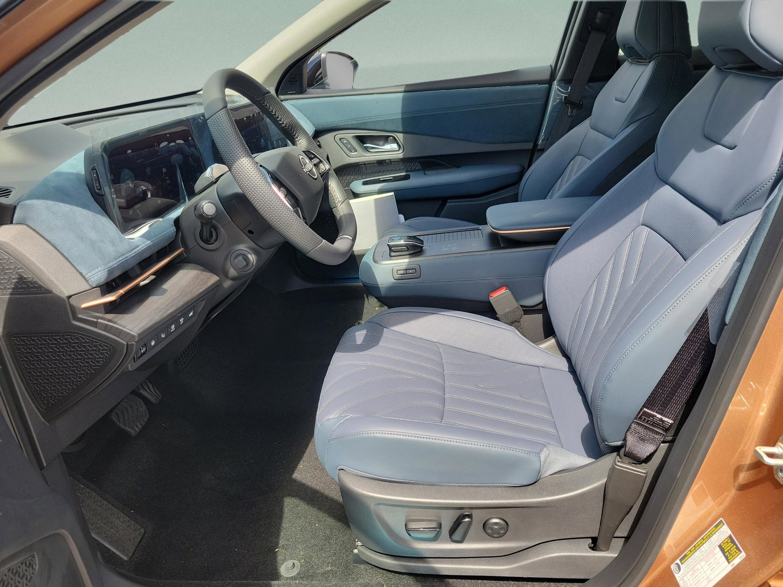 2025 Nissan ARIYA Platinum+ - Photo 18