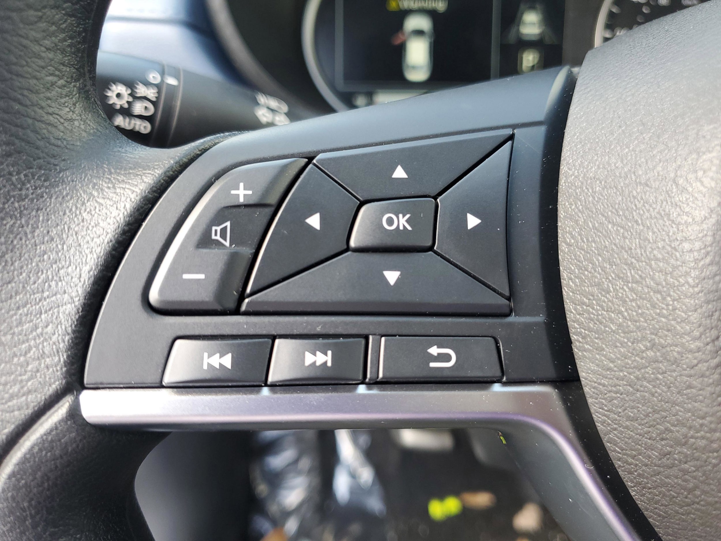 2025 Nissan Versa Sedan SV - Photo 12