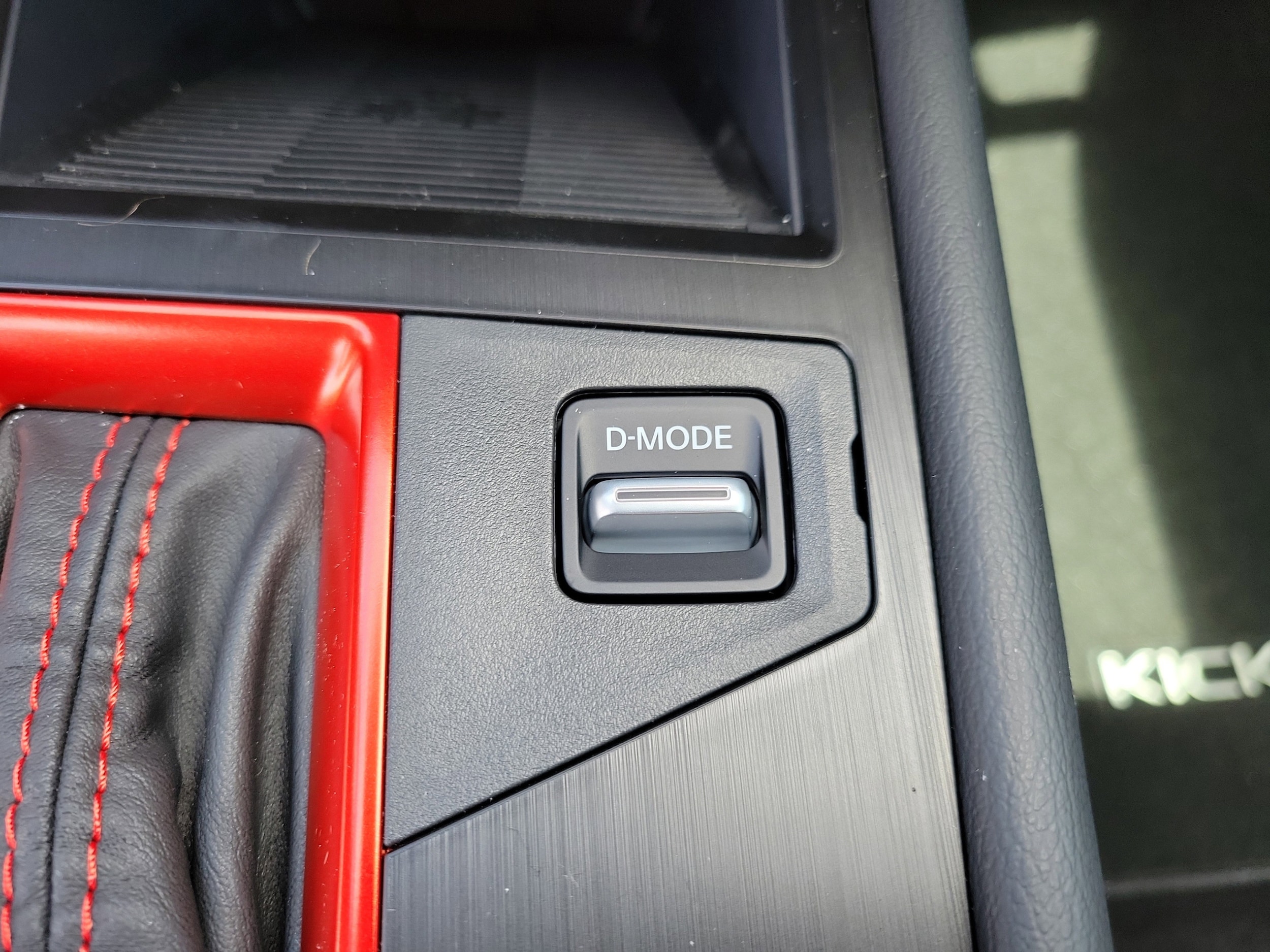 2026 Nissan KICKS SR - Photo 32