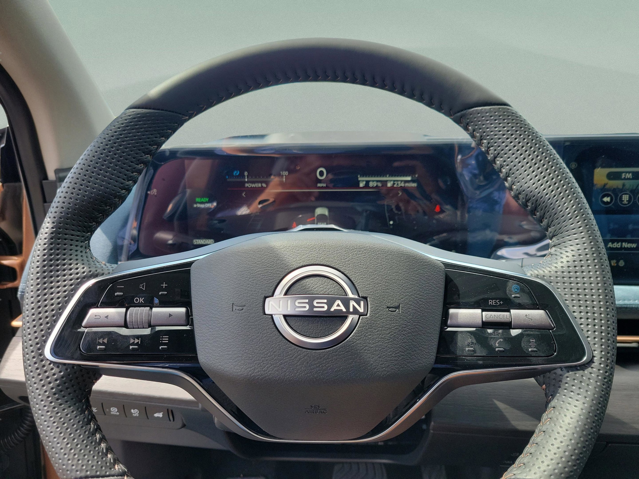 2025 Nissan ARIYA Platinum+ - Photo 13