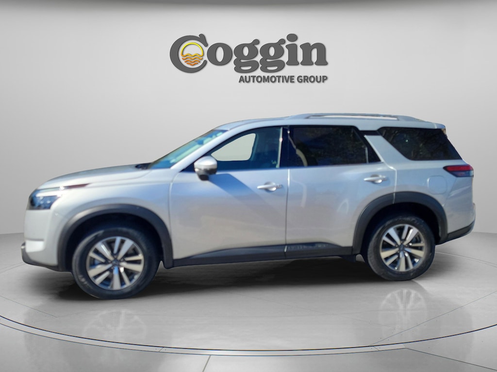 Used 2025 Nissan Pathfinder SL SUV