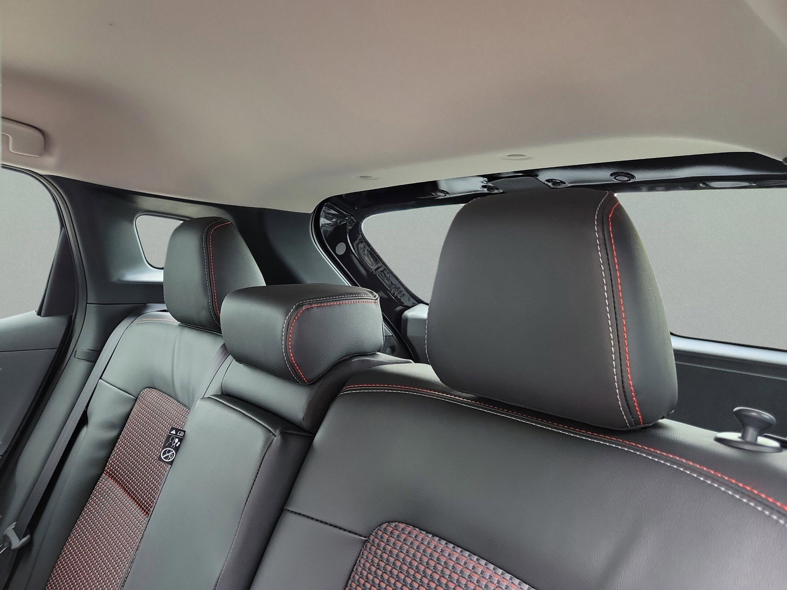 2026 Nissan KICKS SR - Photo 29