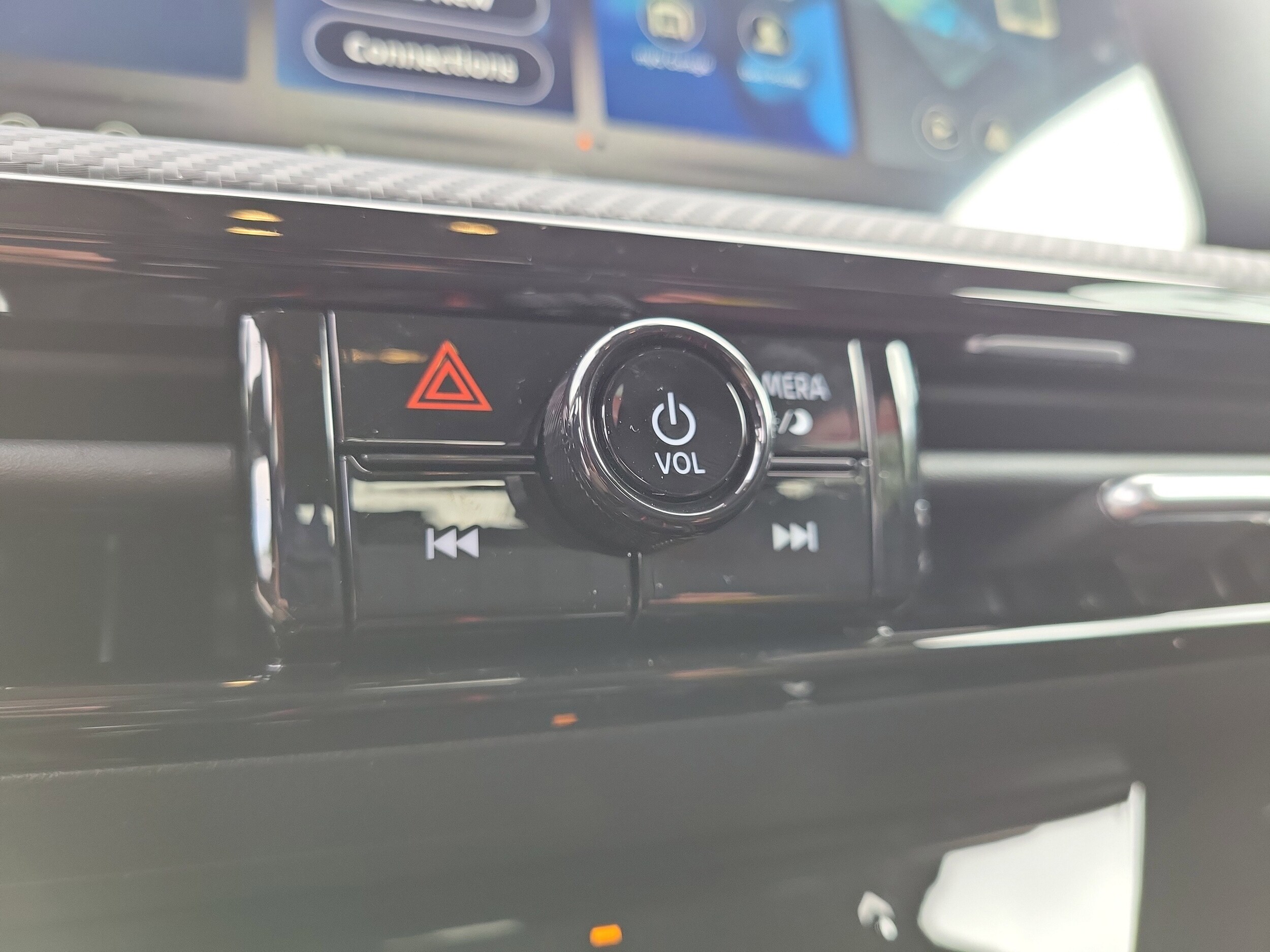 2026 Nissan KICKS SR - Photo 10
