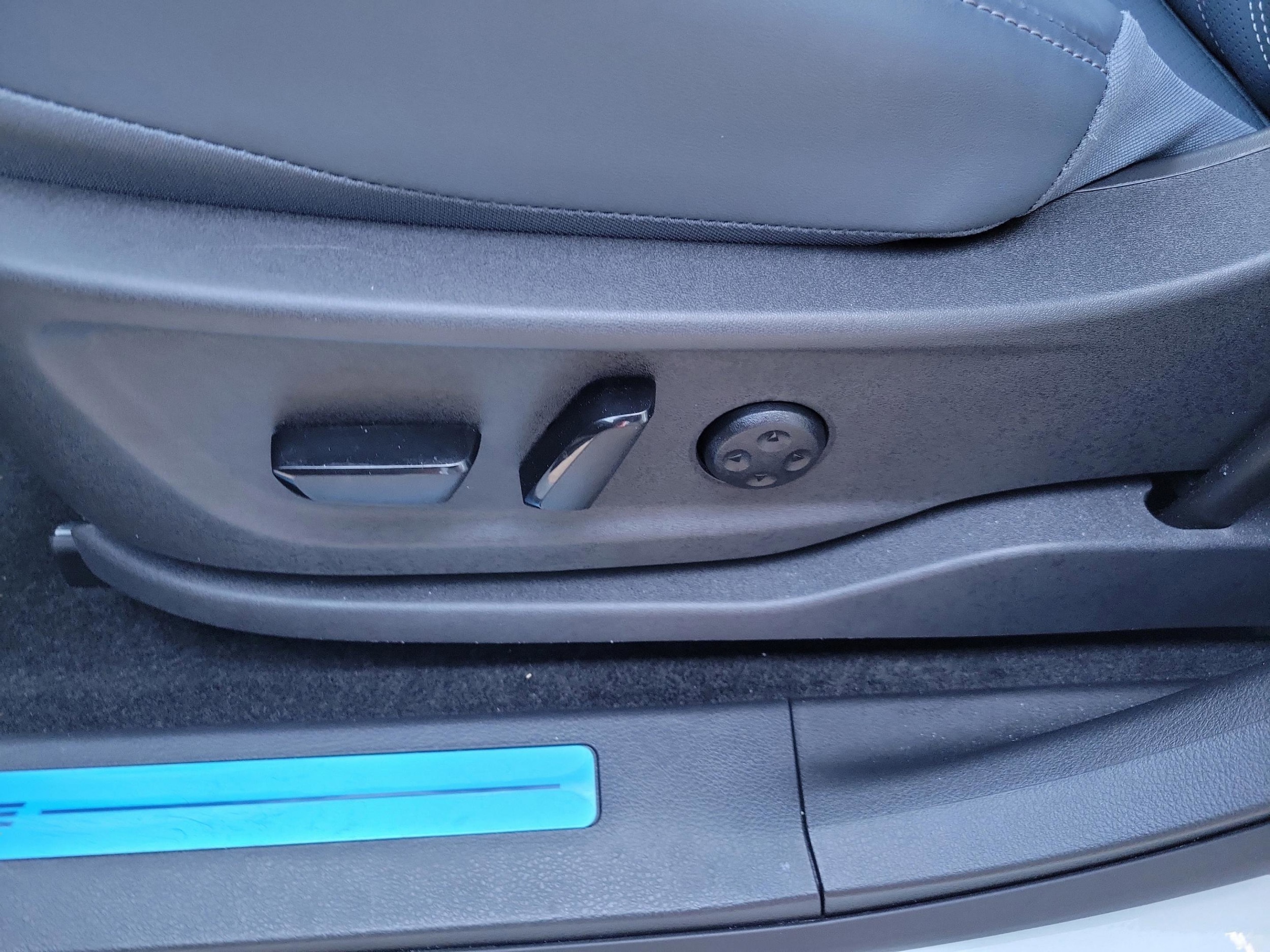 2025 Nissan ARIYA Platinum+ - Photo 25