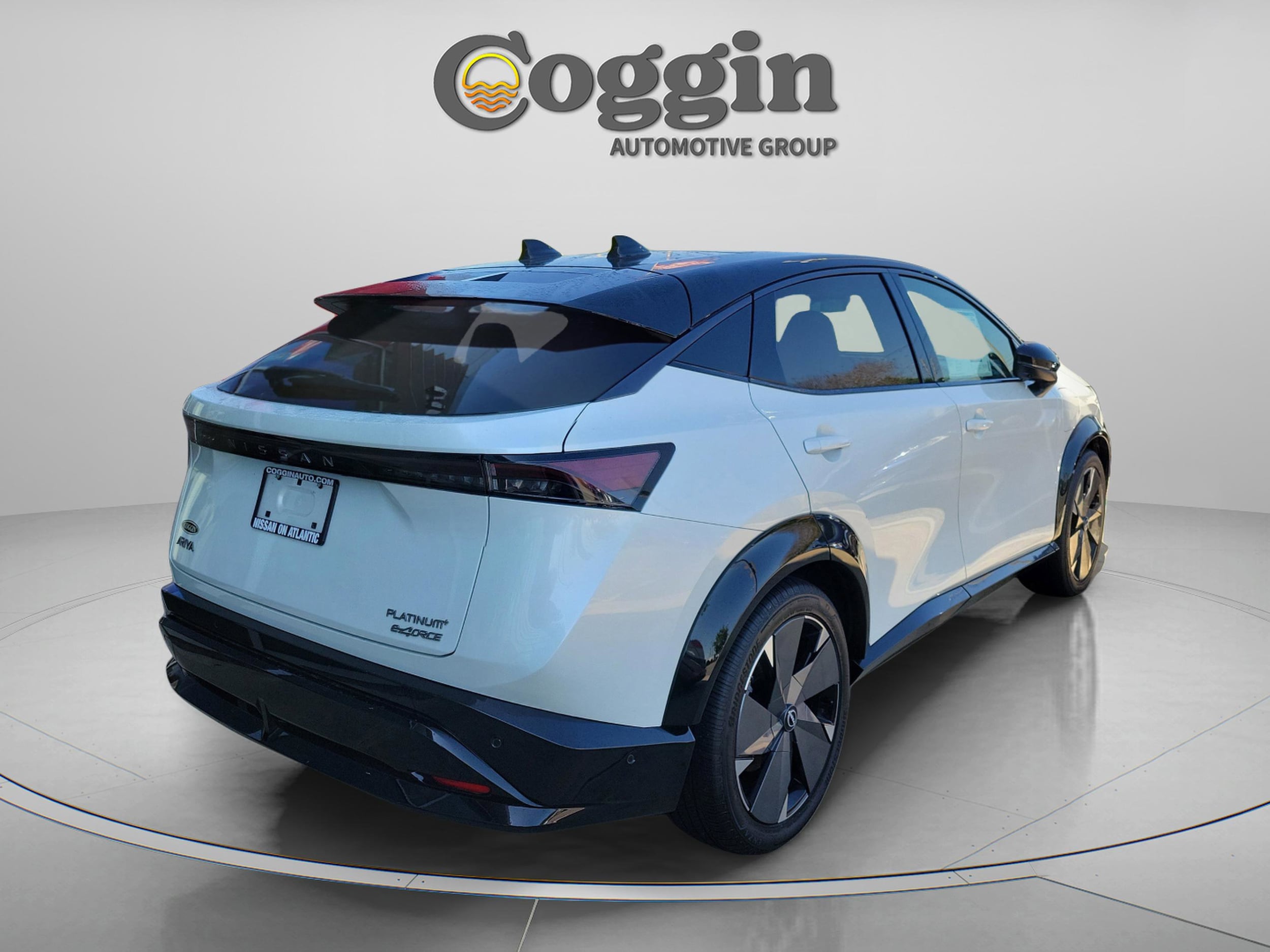 2025 Nissan ARIYA Platinum+ - Photo 6