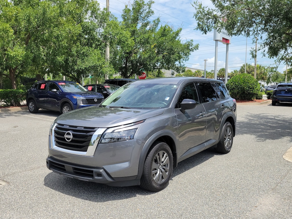 Used 2024 Nissan Pathfinder S SUV