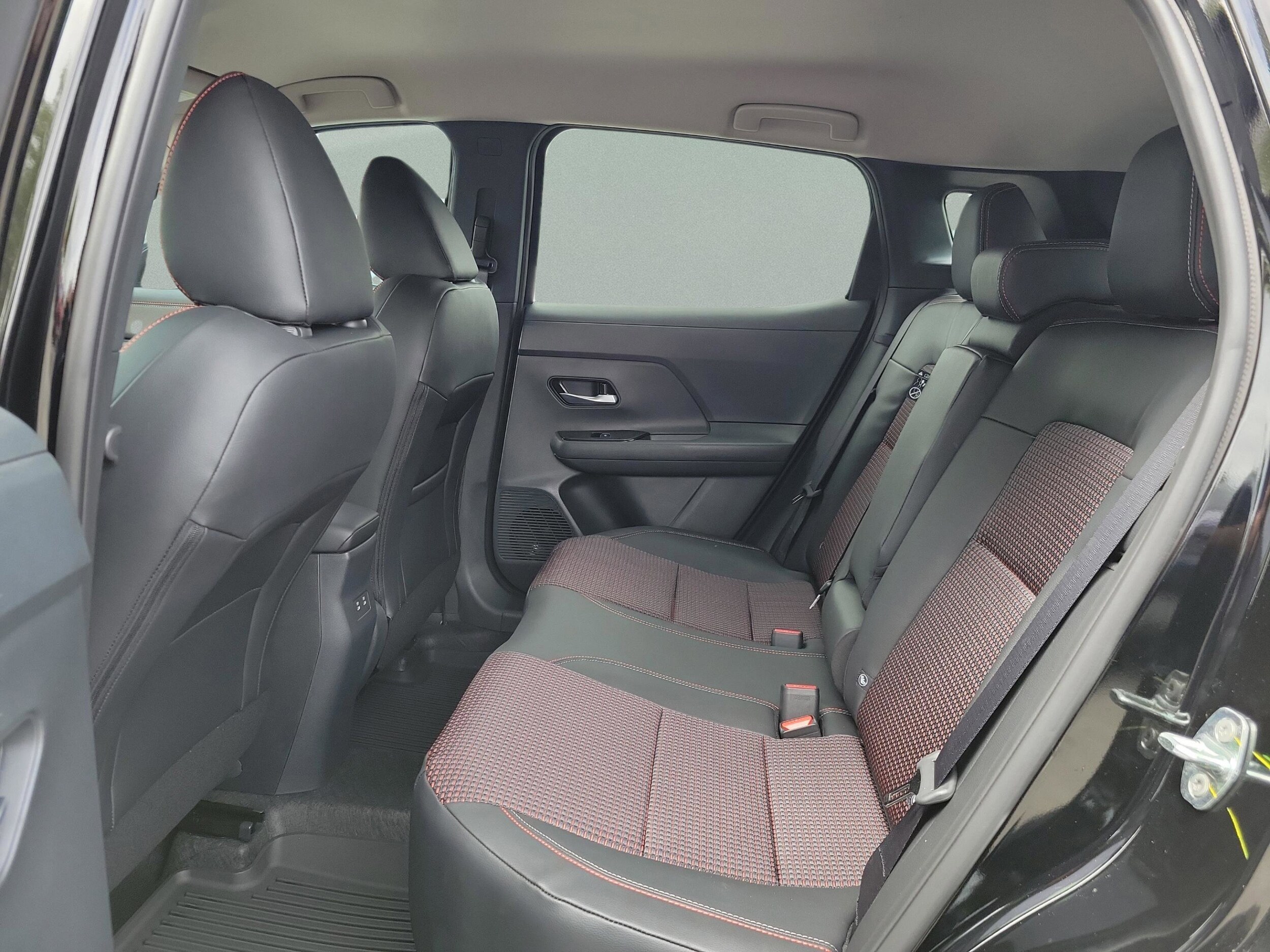 2026 Nissan KICKS SR - Photo 32