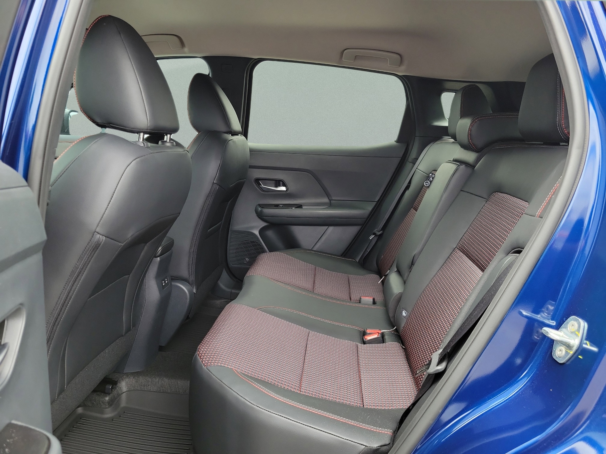 2026 Nissan KICKS SR - Photo 31