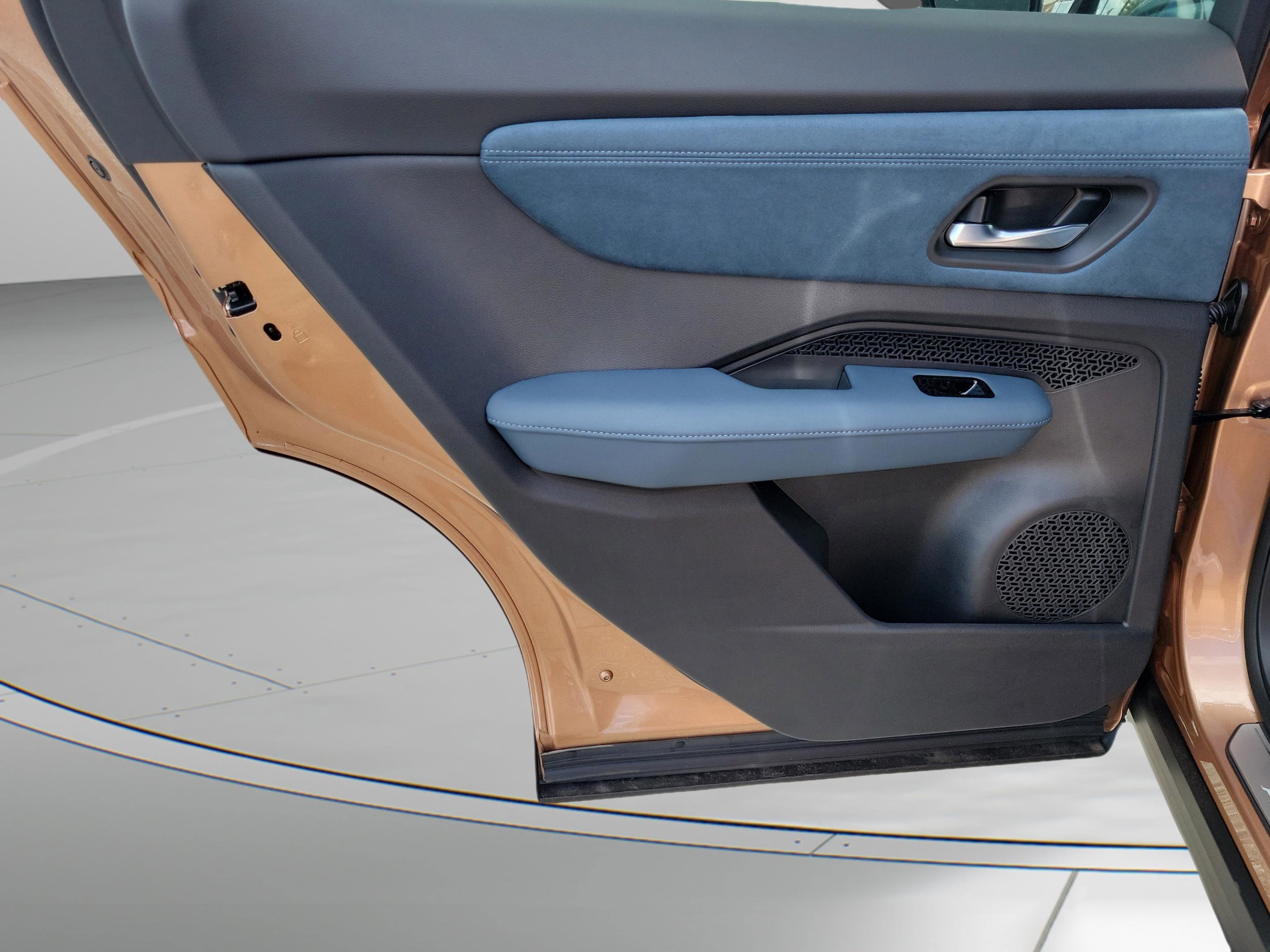 2025 Nissan ARIYA Platinum+ - Photo 20