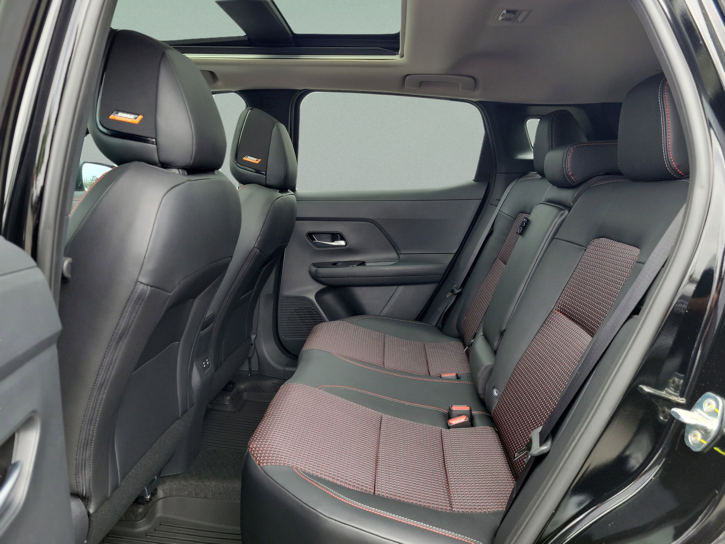 2026 Nissan KICKS SR - Photo 32