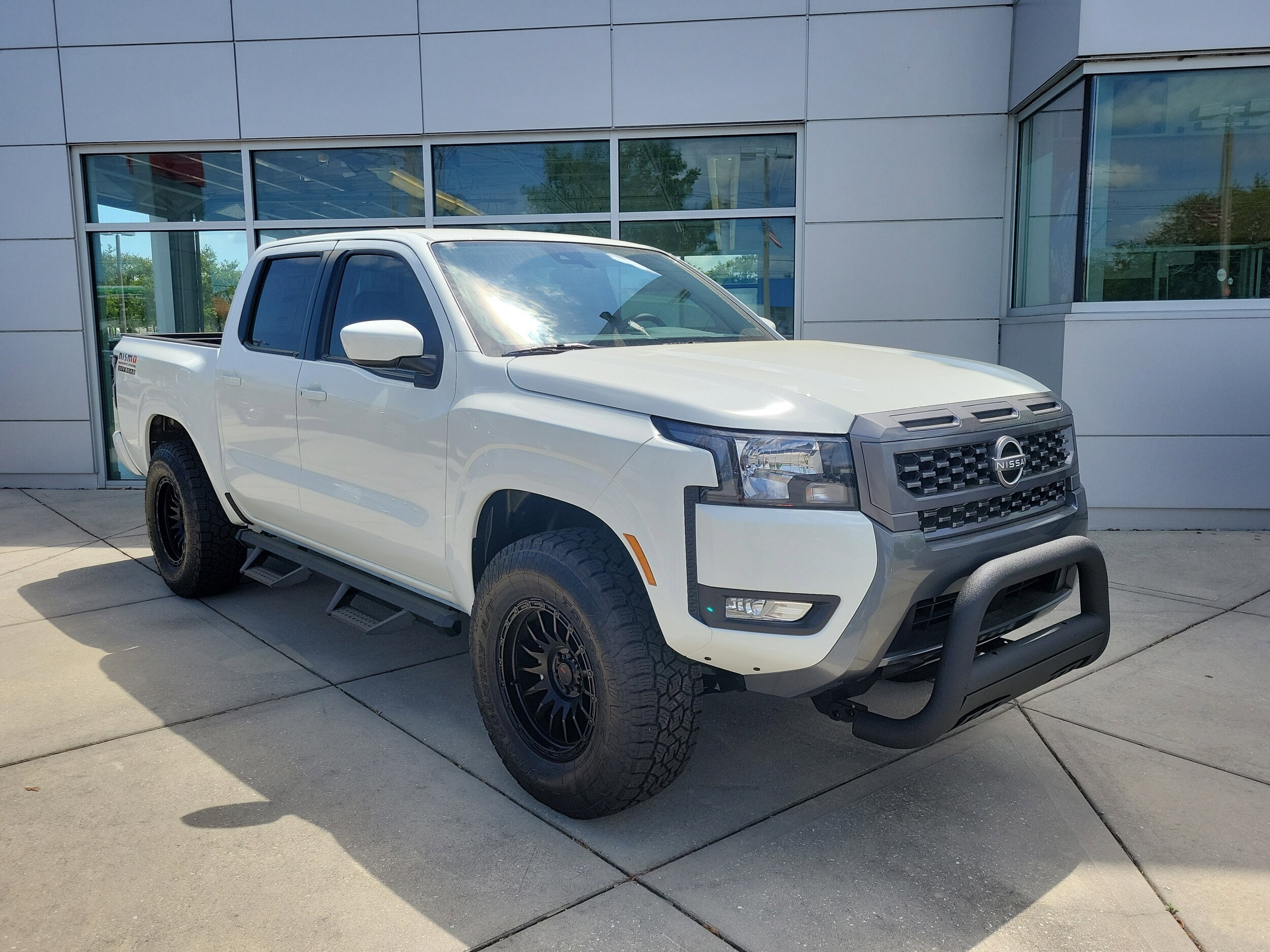 2025 Nissan Frontier SV photo 3