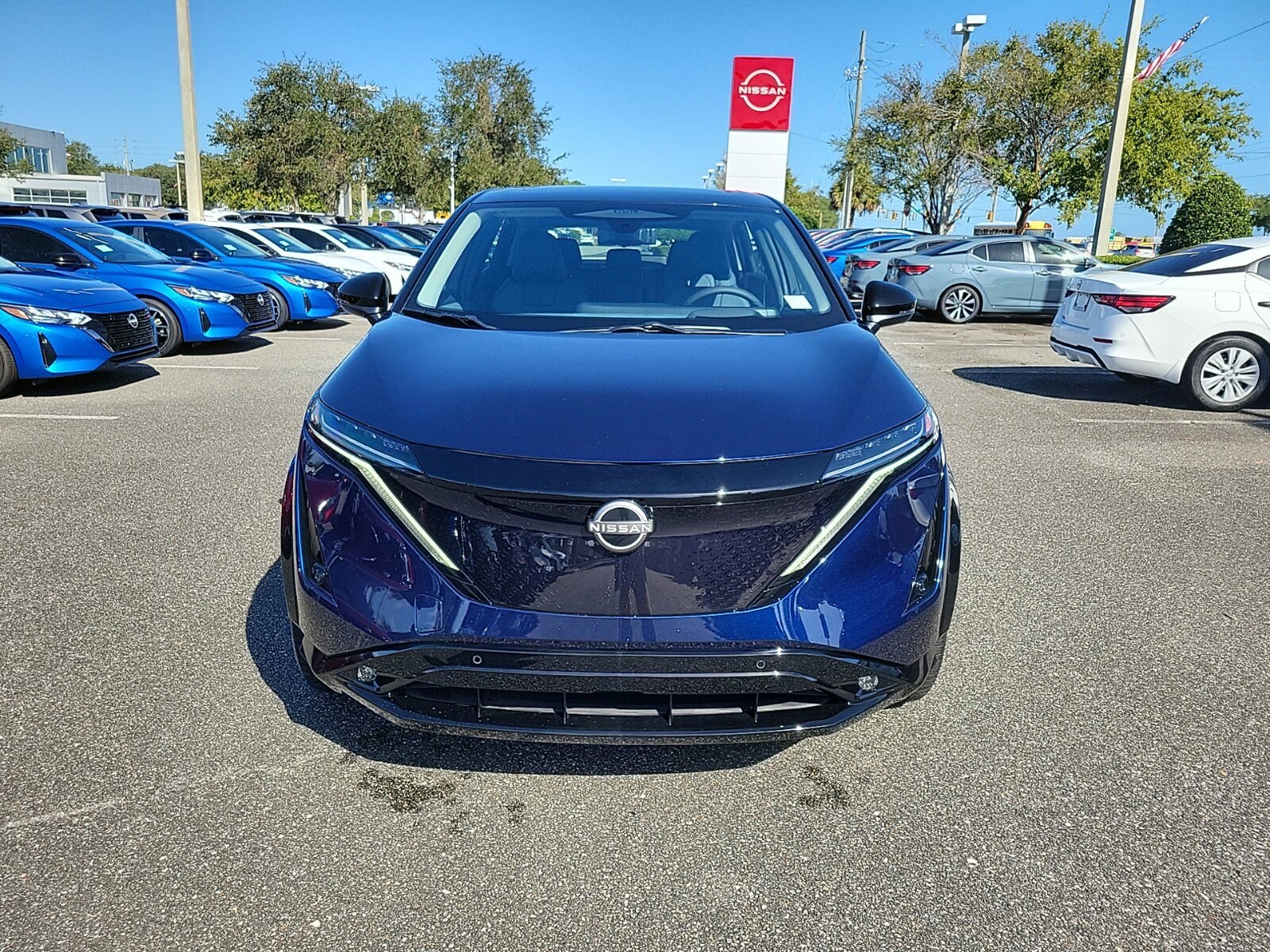 2024 Nissan ARIYA Platinum photo 2