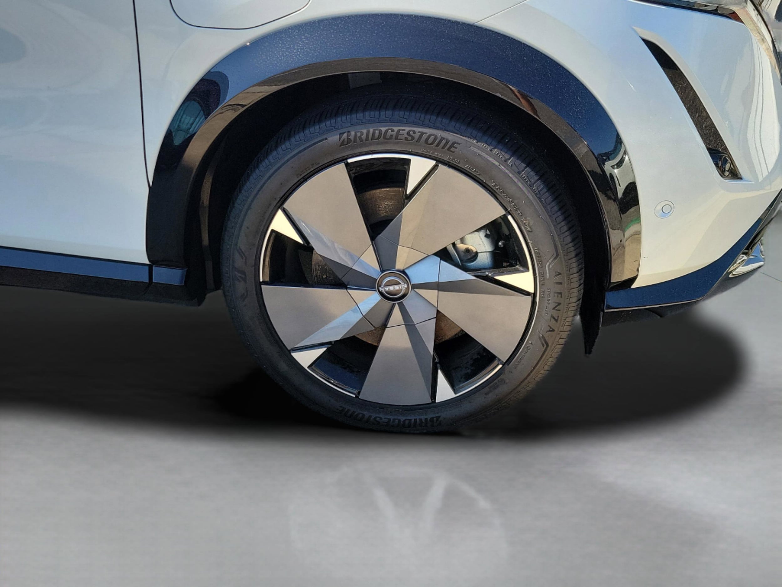 2025 Nissan ARIYA Platinum+ - Photo 11