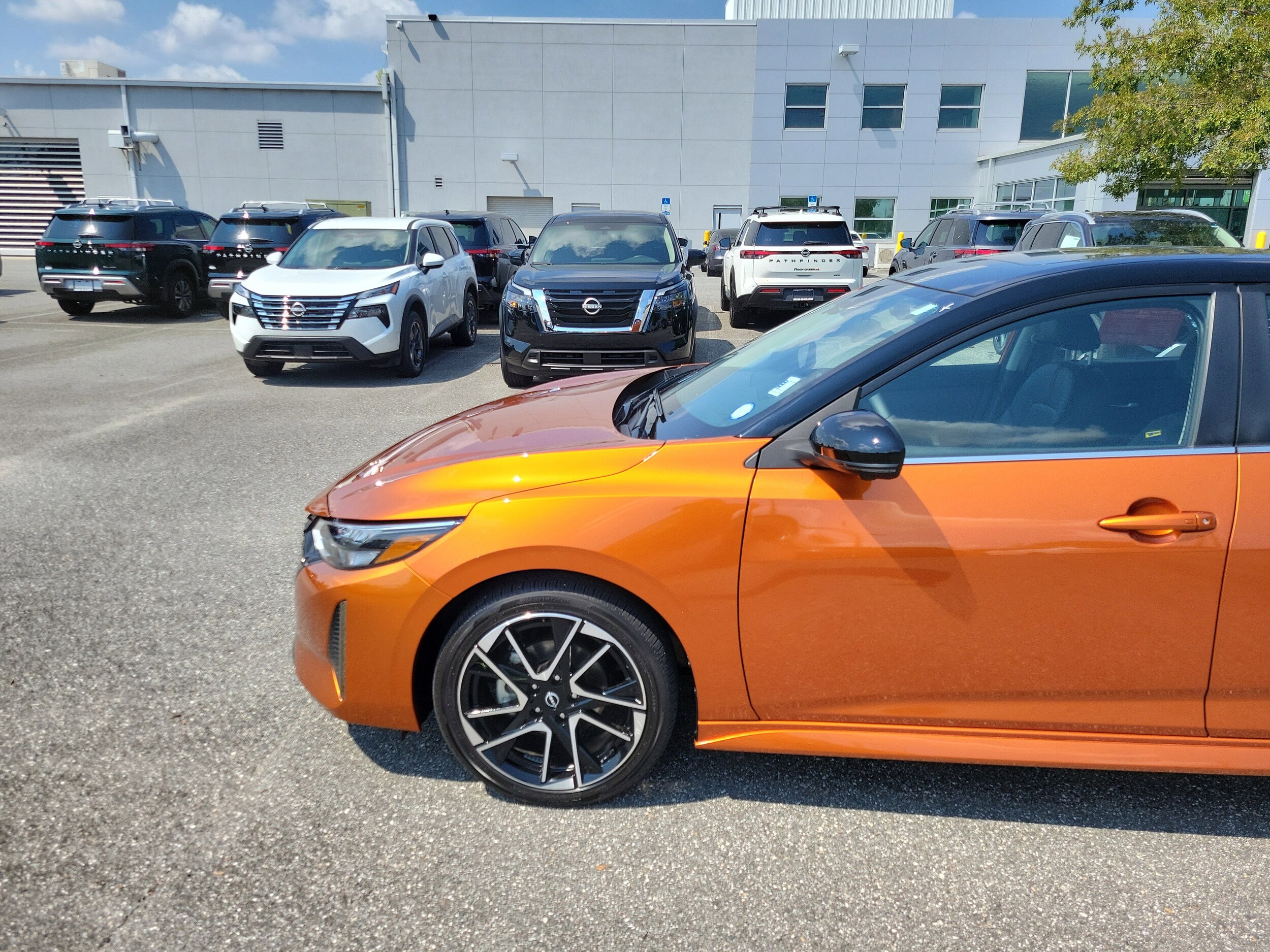 2025 Nissan Sentra SR photo 2