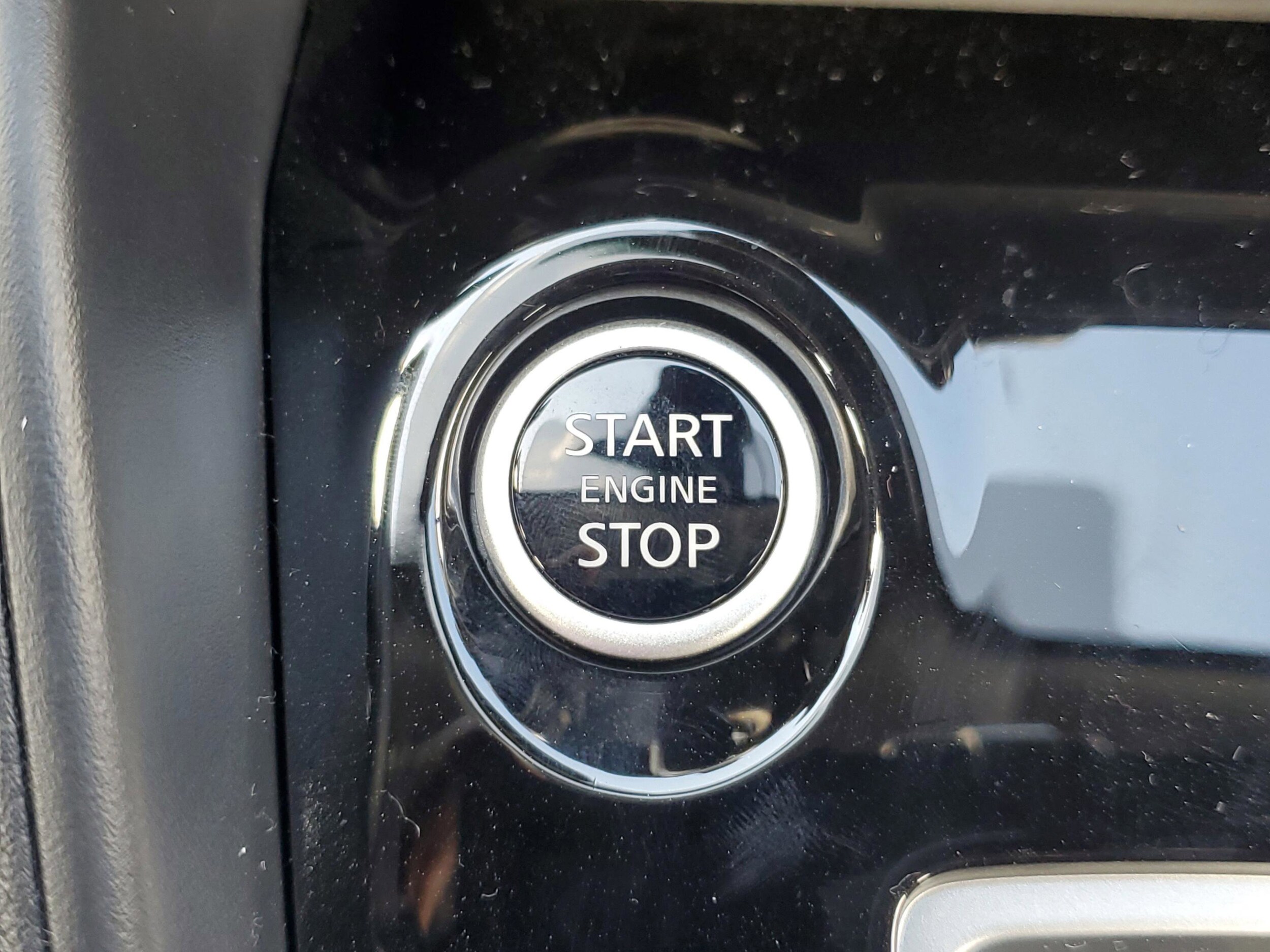 2025 Nissan Versa Sedan SV - Photo 34