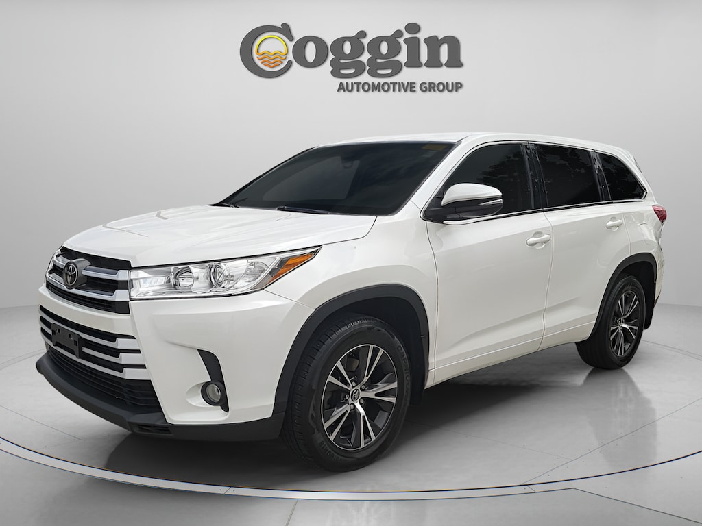Used 2018 Toyota Highlander LE Plus V6 SUV