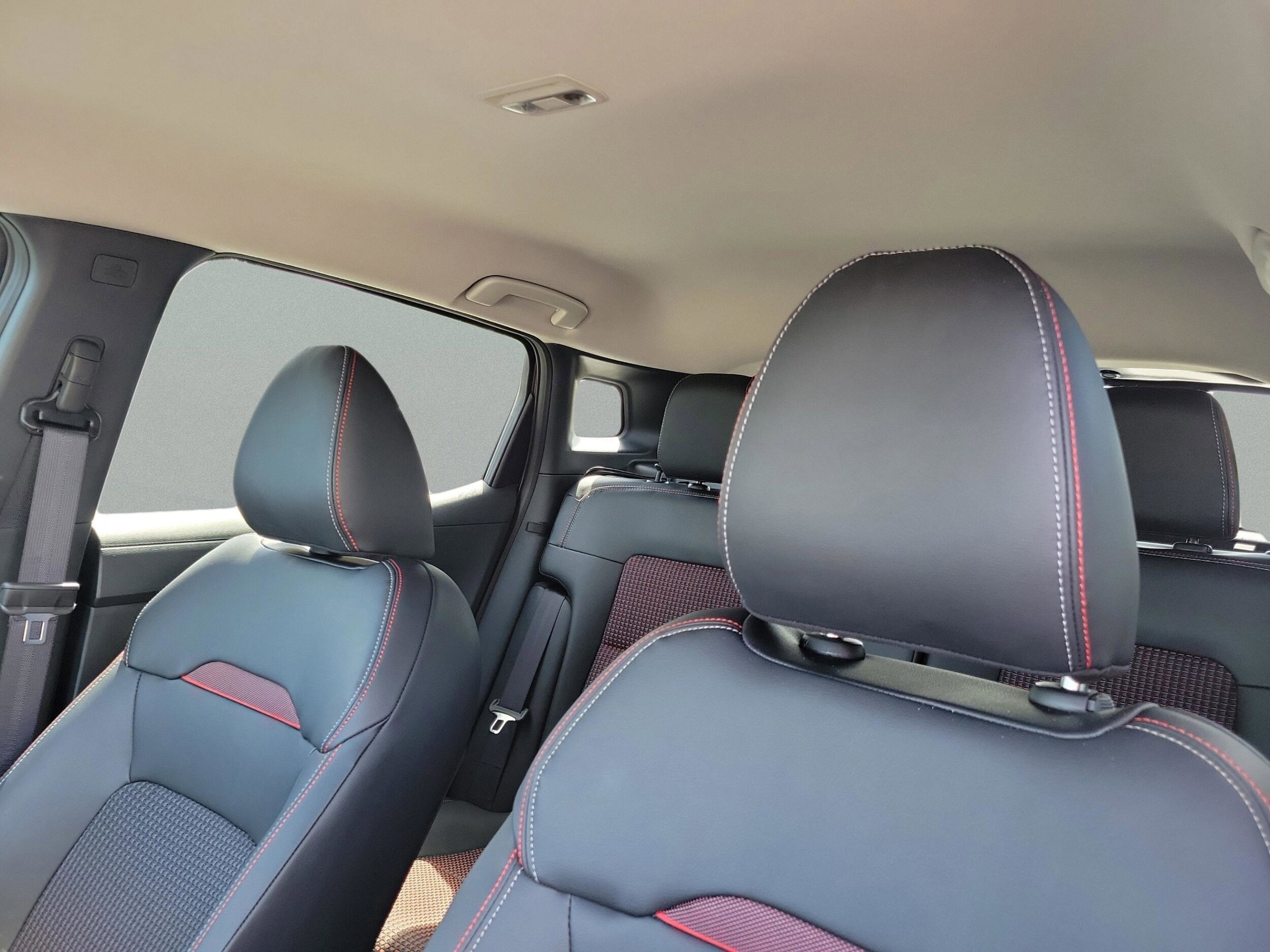 2026 Nissan KICKS SR - Photo 30