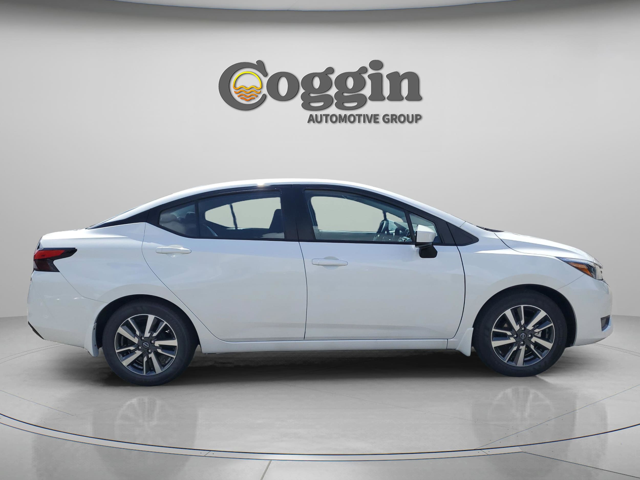 2025 Nissan Versa Sedan SV - Photo 8