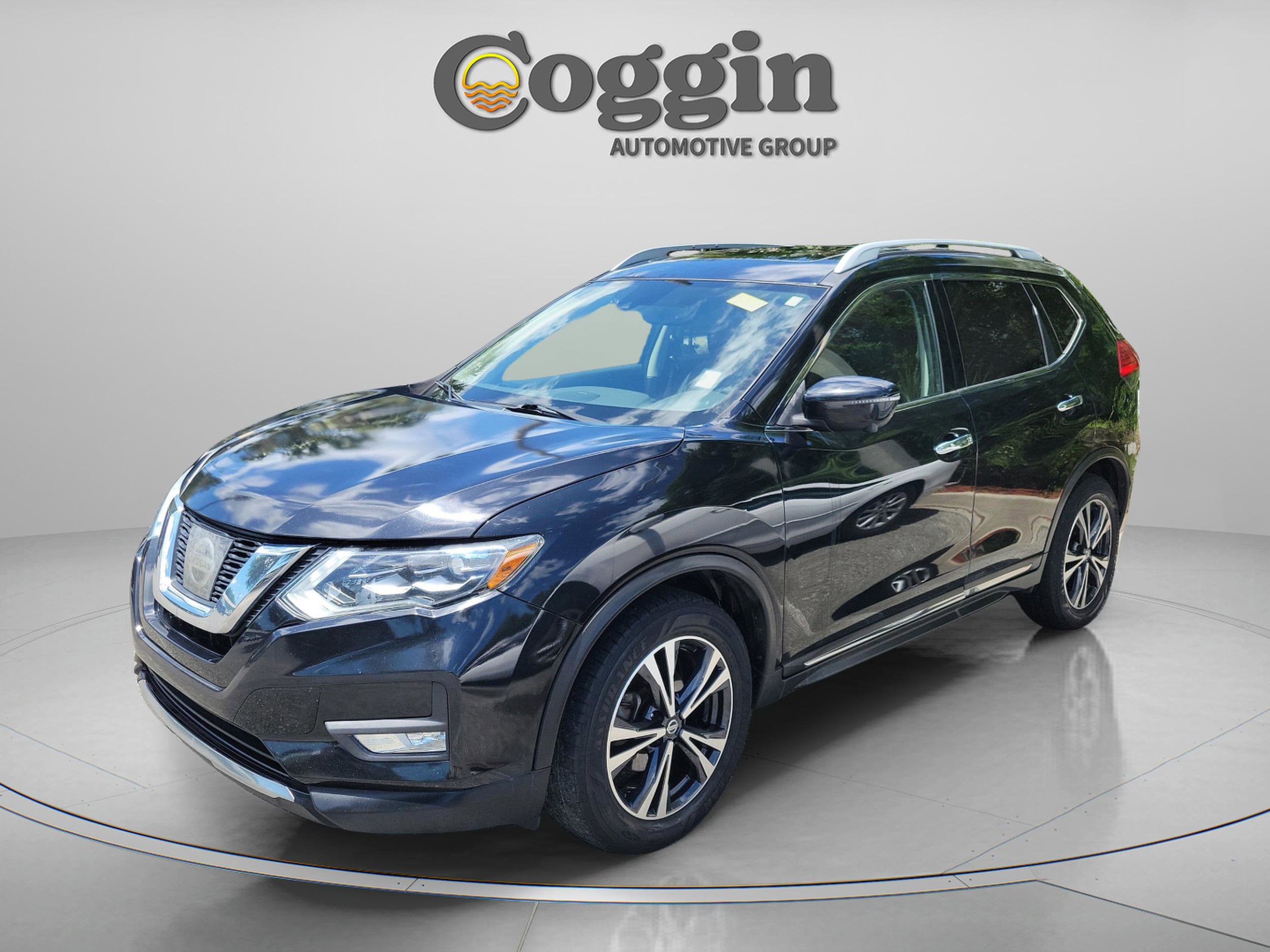 2017 Nissan Rogue SL FWD's photo