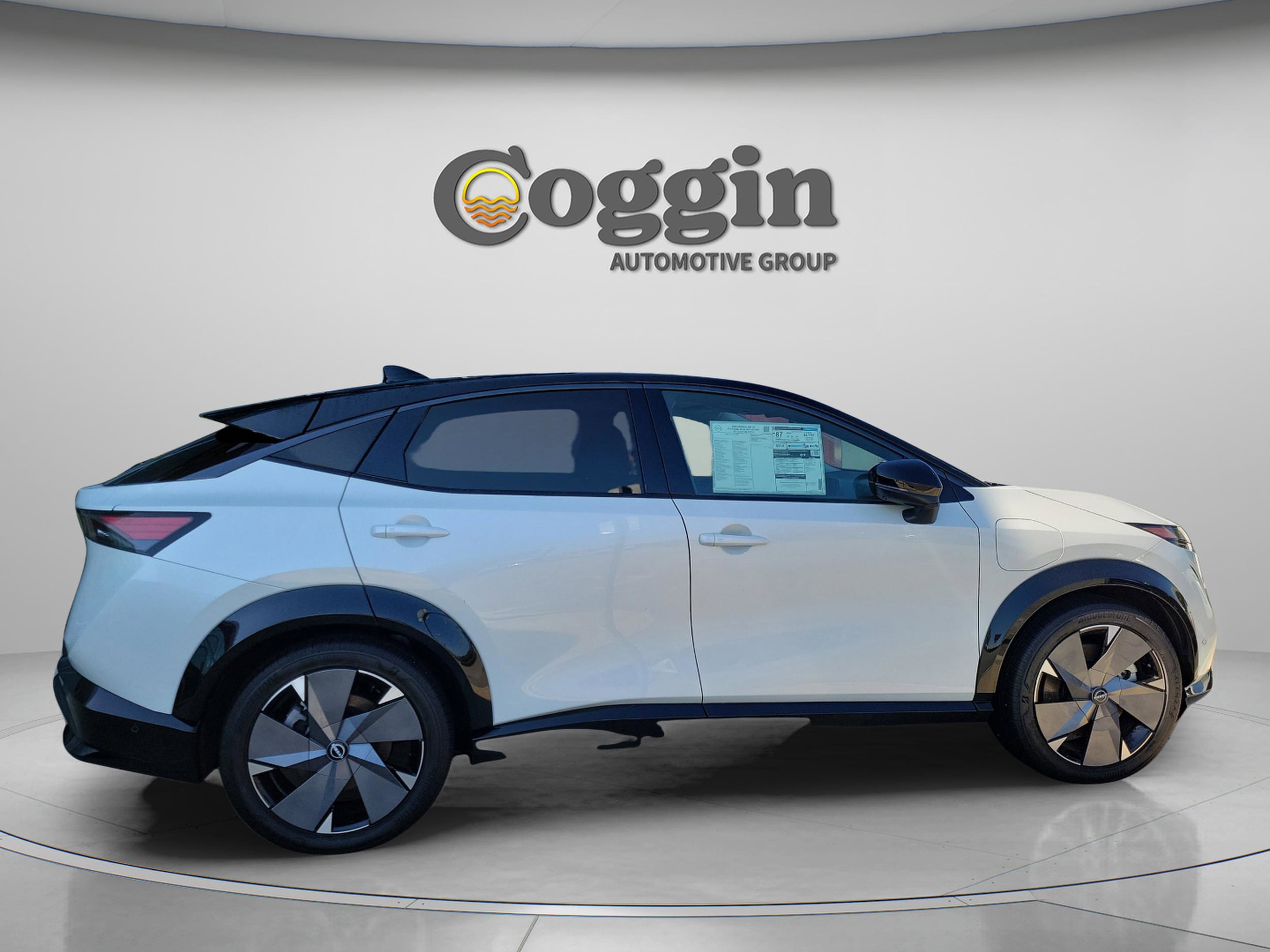 2025 Nissan ARIYA Platinum+ - Photo 7