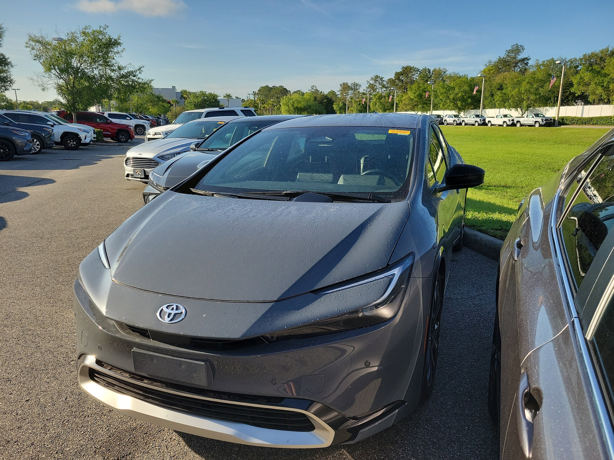 2025 Toyota Prius XSE Plug-in Hybrid's photo