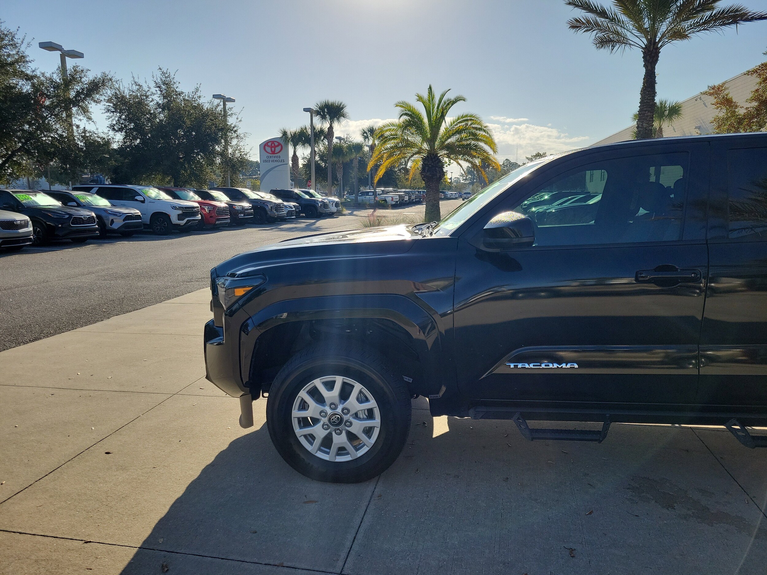 2025 Toyota Tacoma SR5 Double Cab photo 2