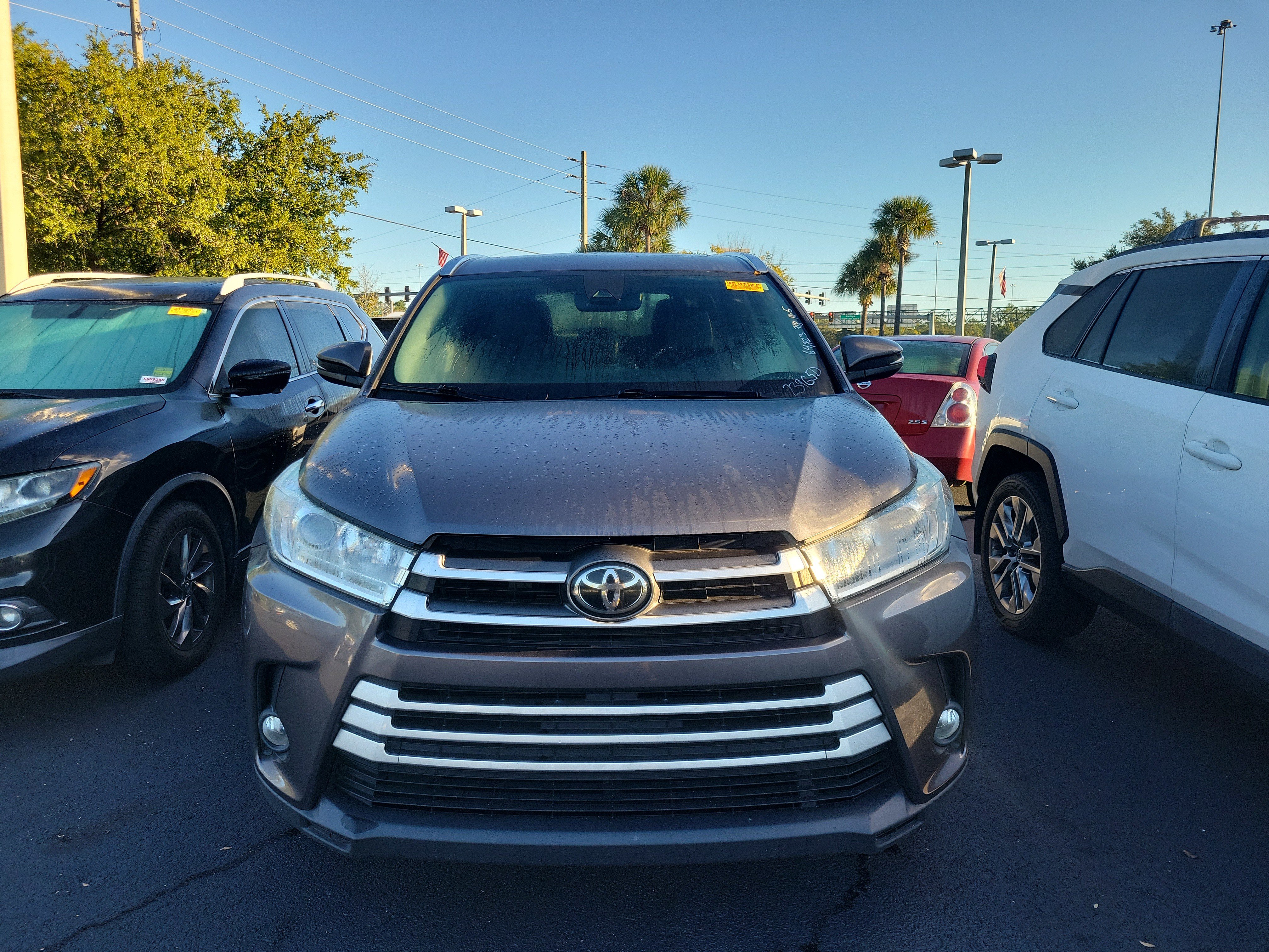 Used 2019 Toyota Highlander XLE V6 SUV