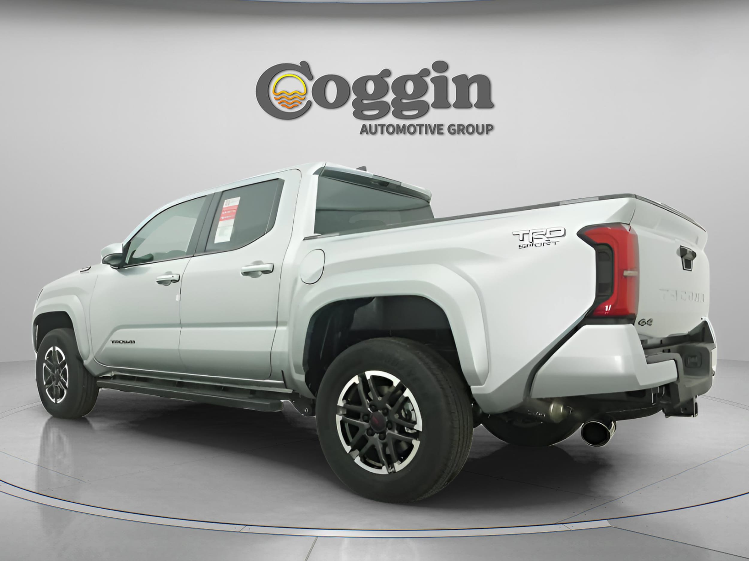 2025 Toyota Tacoma TRD Sport - Photo 13