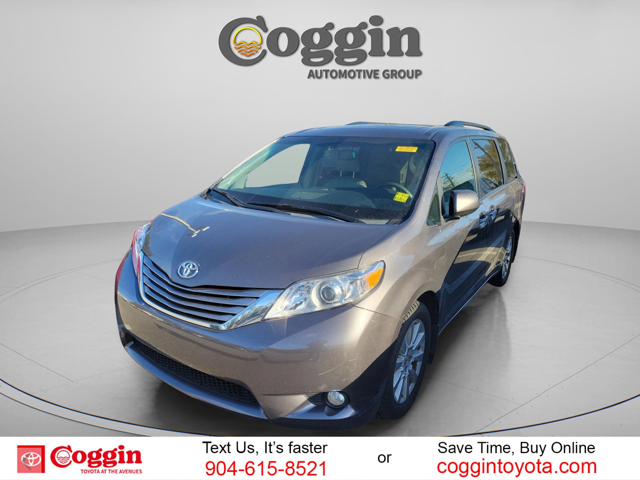 2015 Toyota Sienna XLE's photo