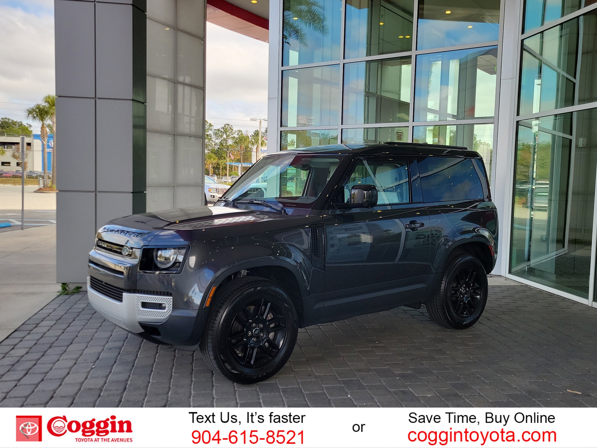 2025 Land Rover Defender S's photo